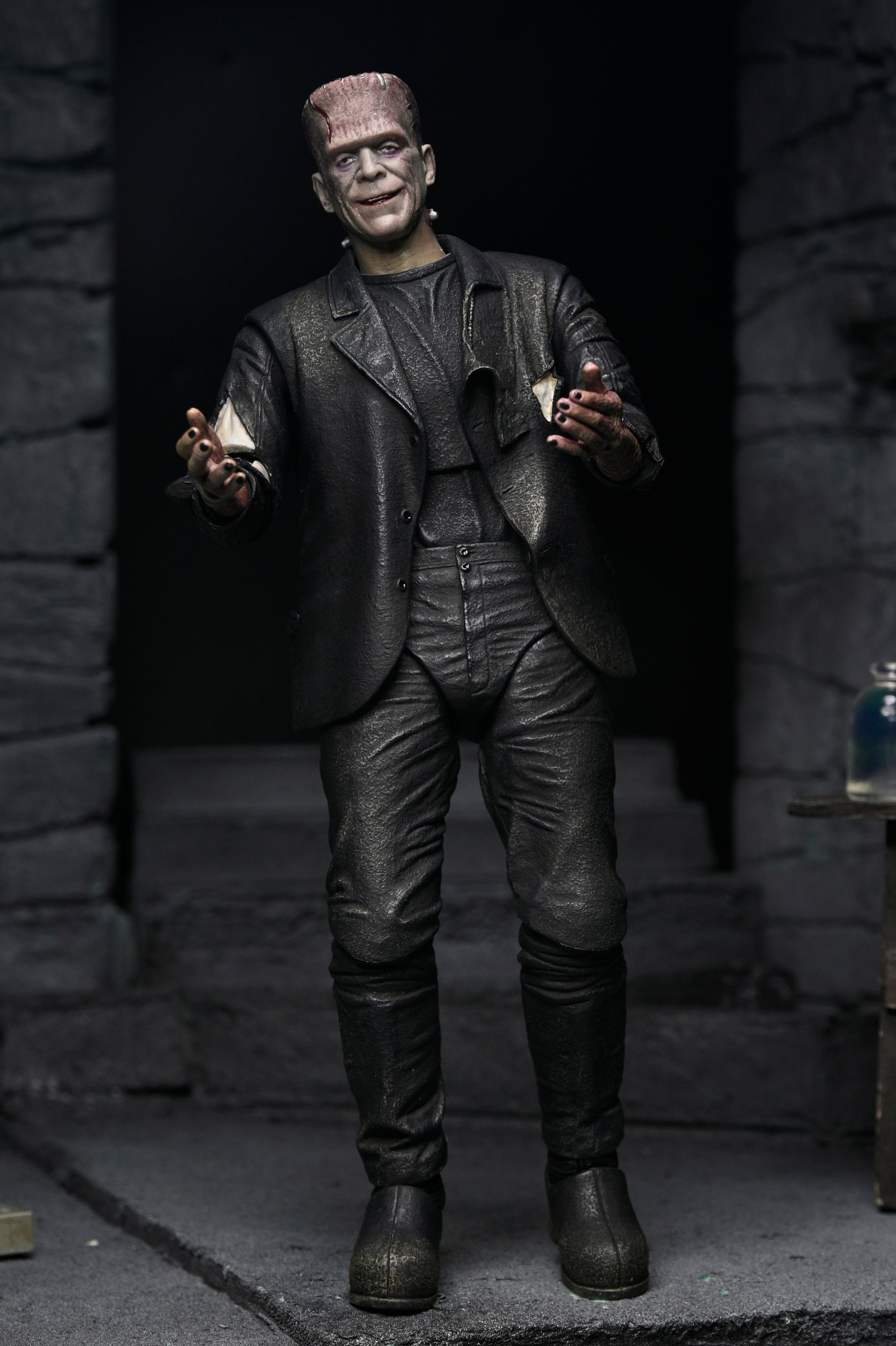 Universal Monsters - The Bride of Frankenstein 90th Anniversary The Monster and His Mate 7” Scale Action Figure 2-Pack - NECA