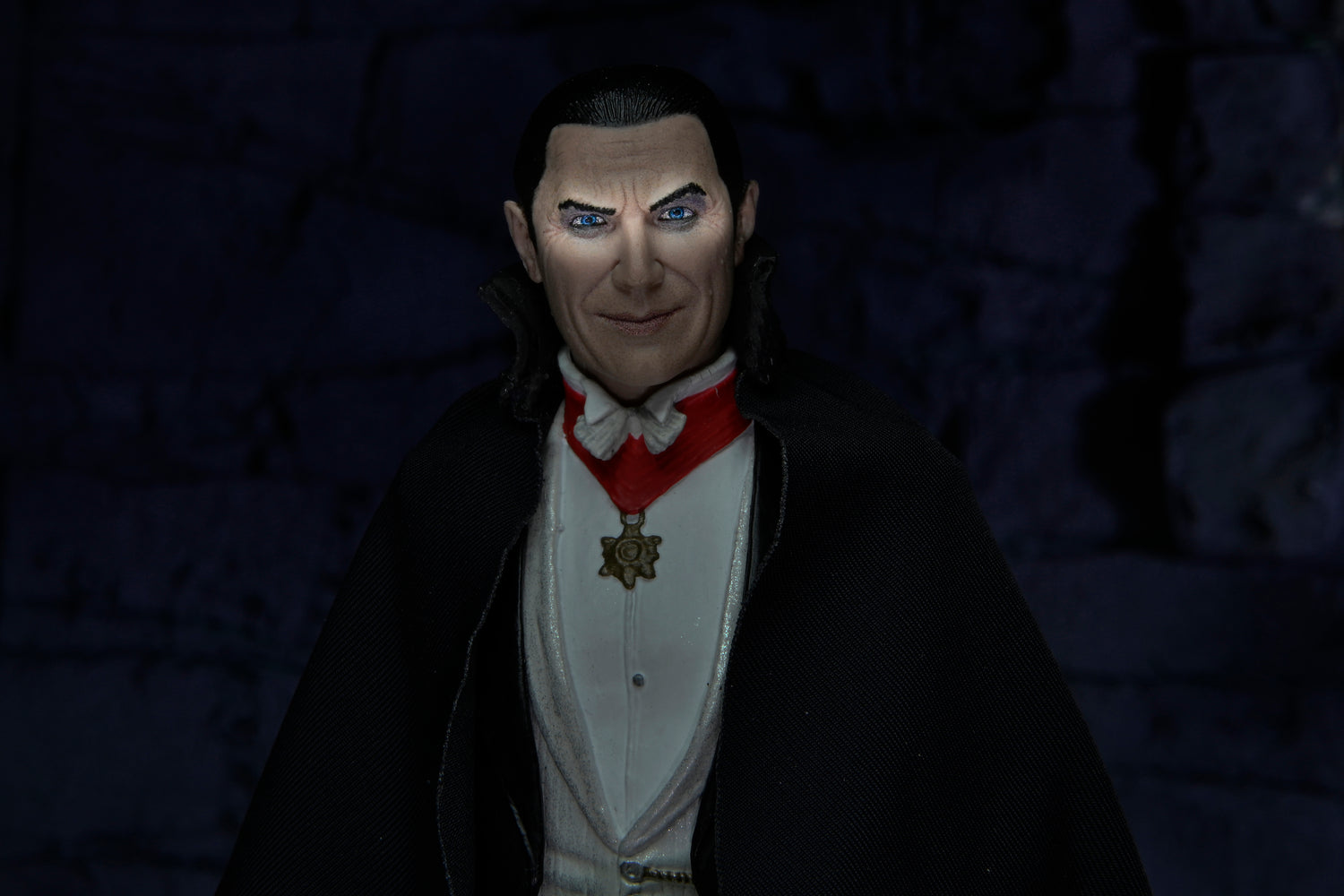 Universal Monsters - Ultimate Dracula (Transylvania) 7" Scale Action Figure - NECA