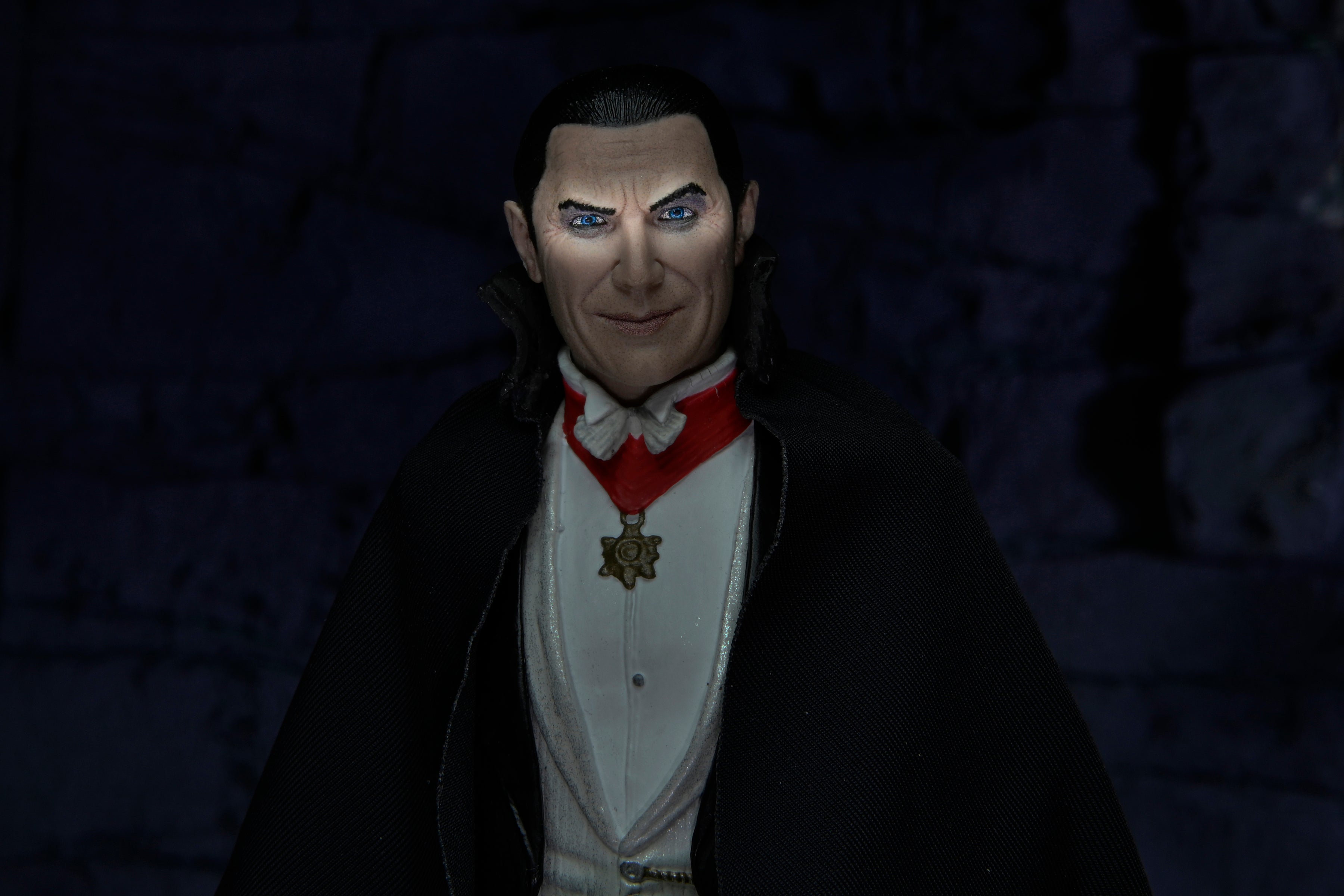 Universal Monsters - Ultimate Dracula (Transylvania) 7" Scale Action Figure - NECA