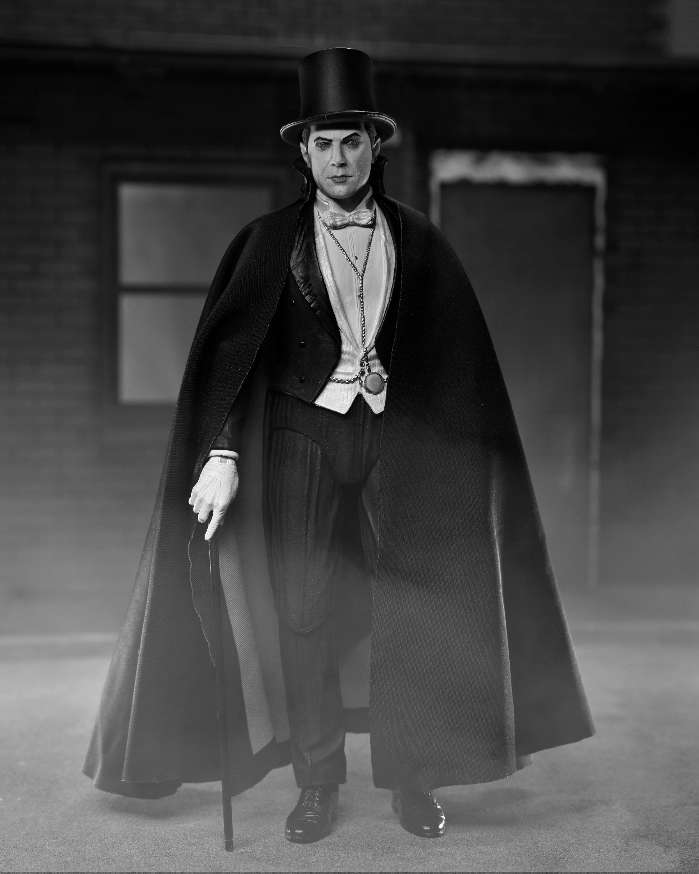 Universal Monsters - Ultimate Dracula (Carfax Abbey) 7" Scale Action Figure - NECA