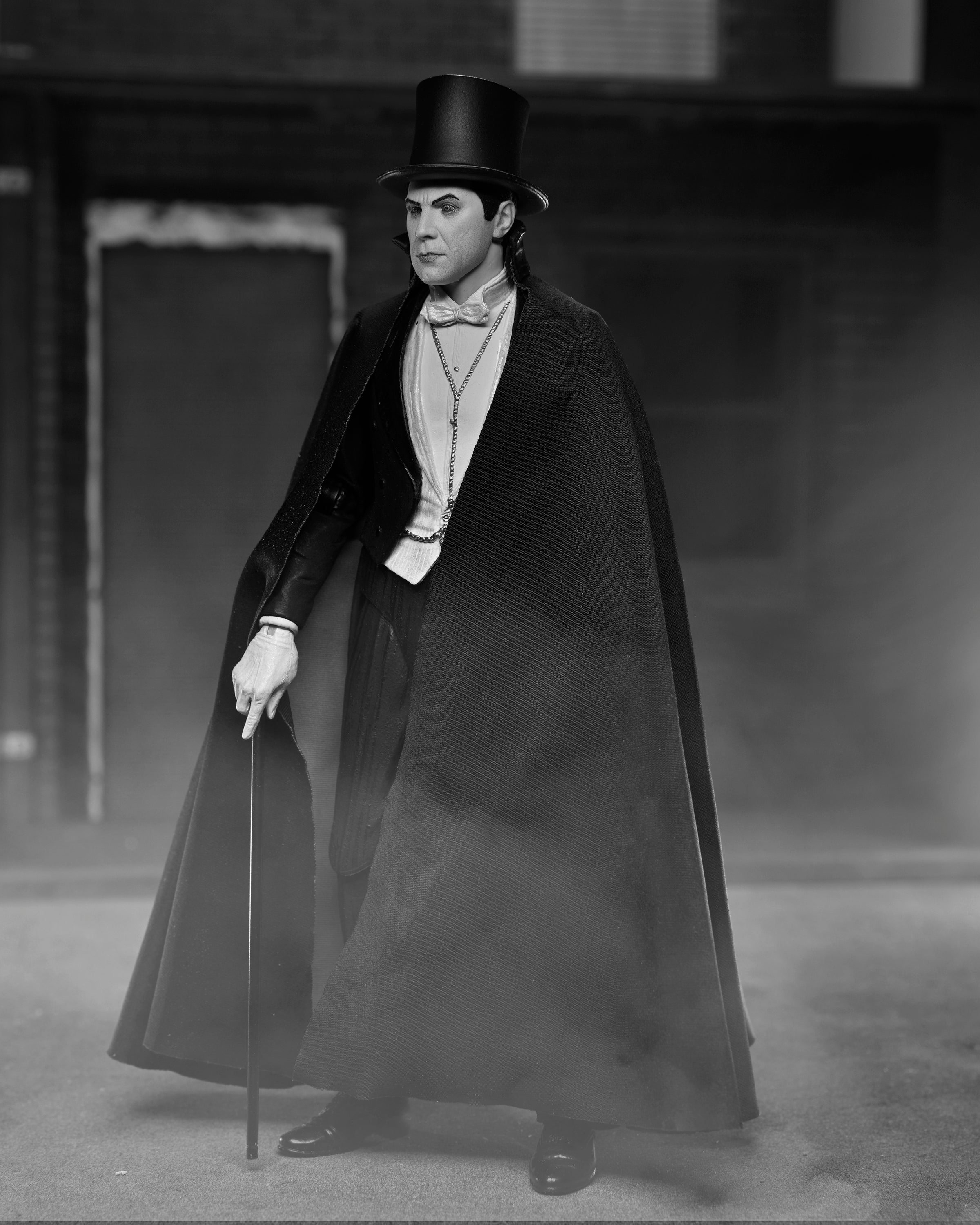 Universal Monsters - Ultimate Dracula (Carfax Abbey) 7" Scale Action Figure - NECA