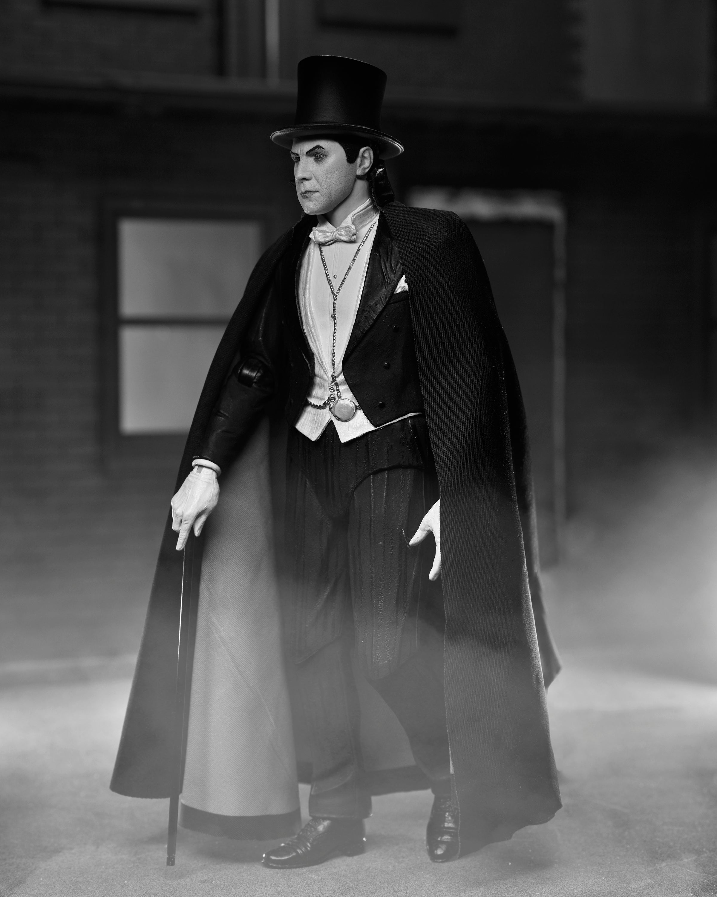 Universal Monsters - Ultimate Dracula (Carfax Abbey) 7" Scale Action Figure - NECA