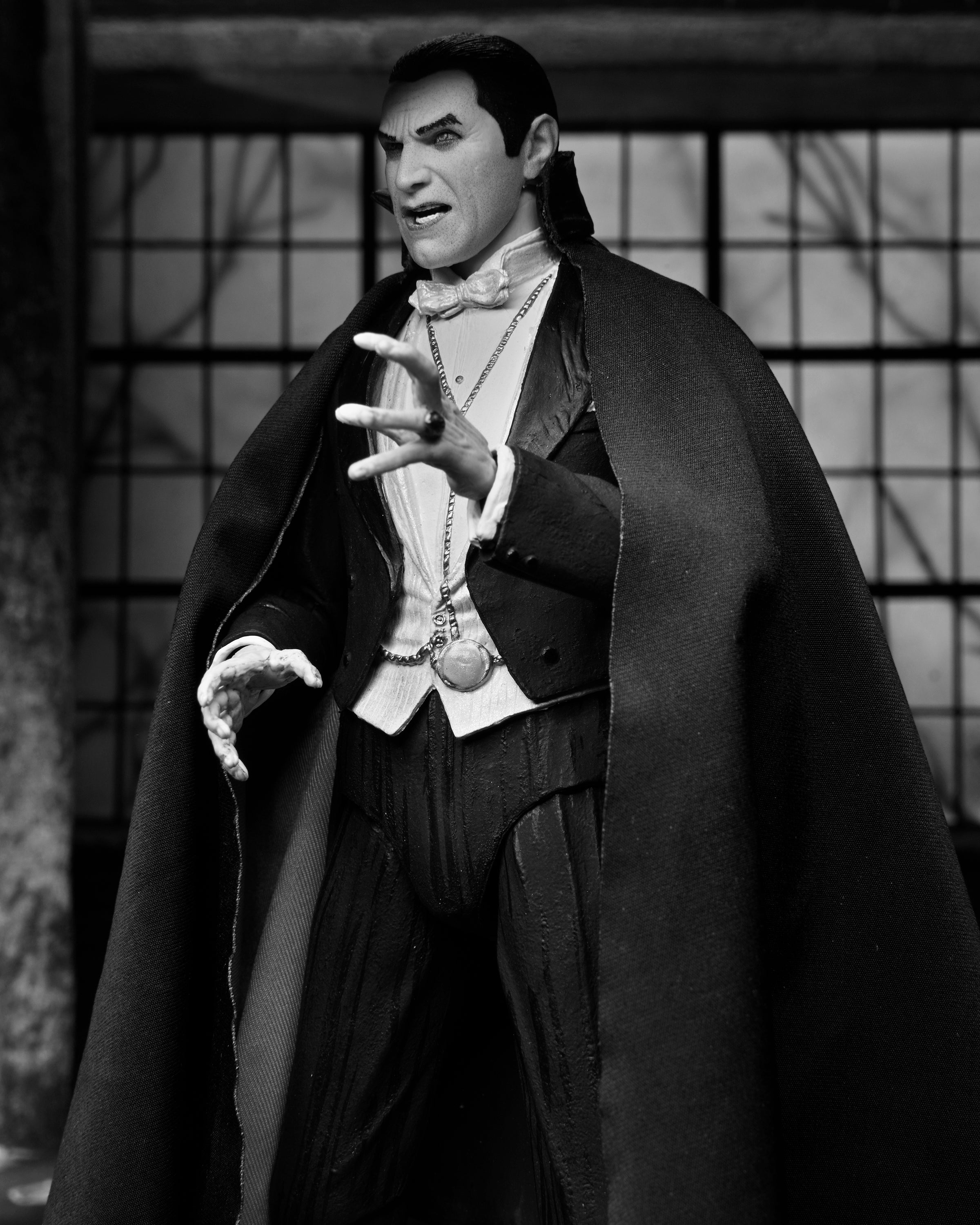 Universal Monsters - Ultimate Dracula (Carfax Abbey) 7" Scale Action Figure - NECA
