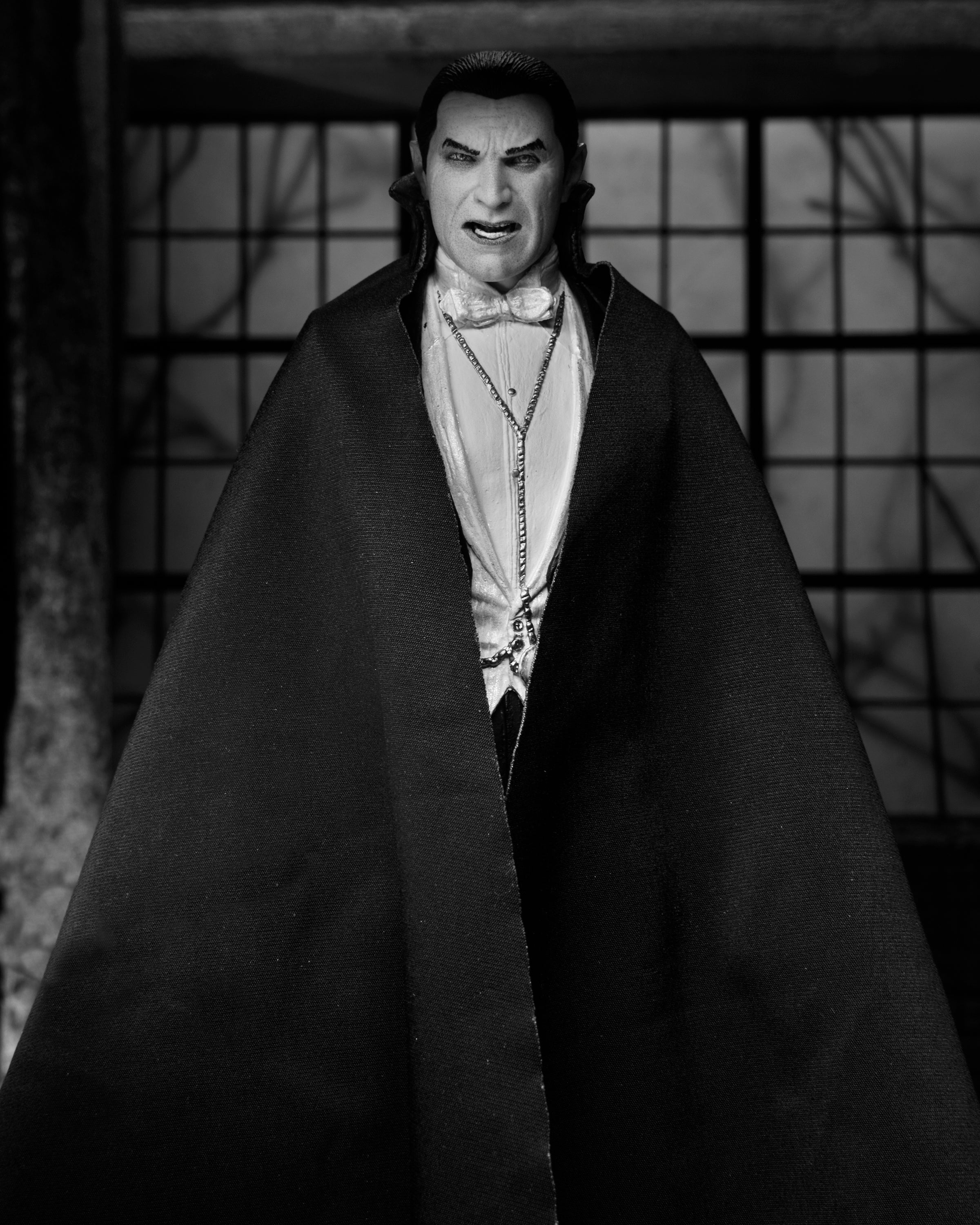 Universal Monsters - Ultimate Dracula (Carfax Abbey) 7&quot; Scale Action Figure - NECA