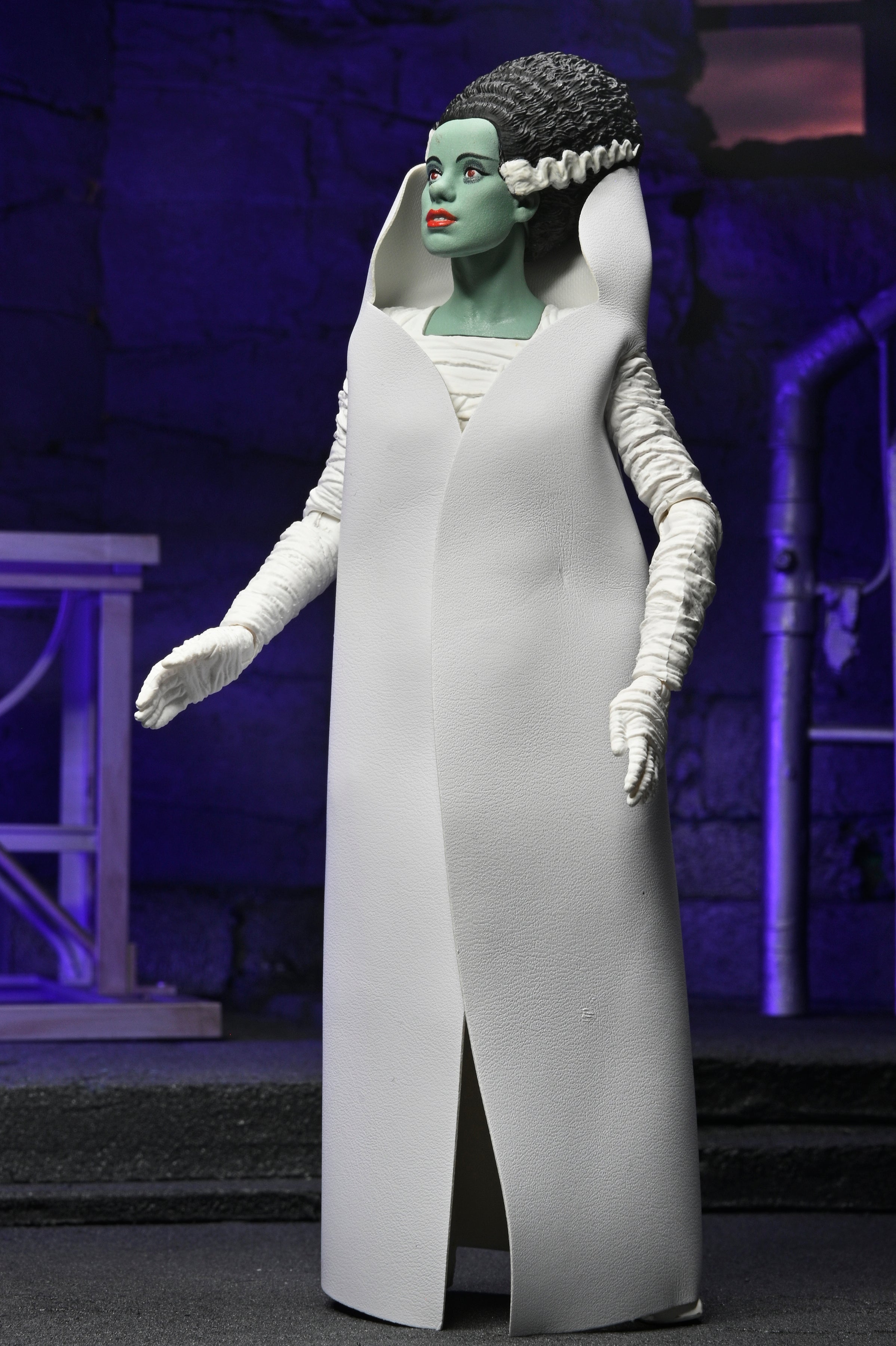 Universal Monsters - 90th Anniversary Glow-in-the-Dark Retro Bride of Frankenstein 7” Scale Action Figure (2025 Con Exclusive) - NECA