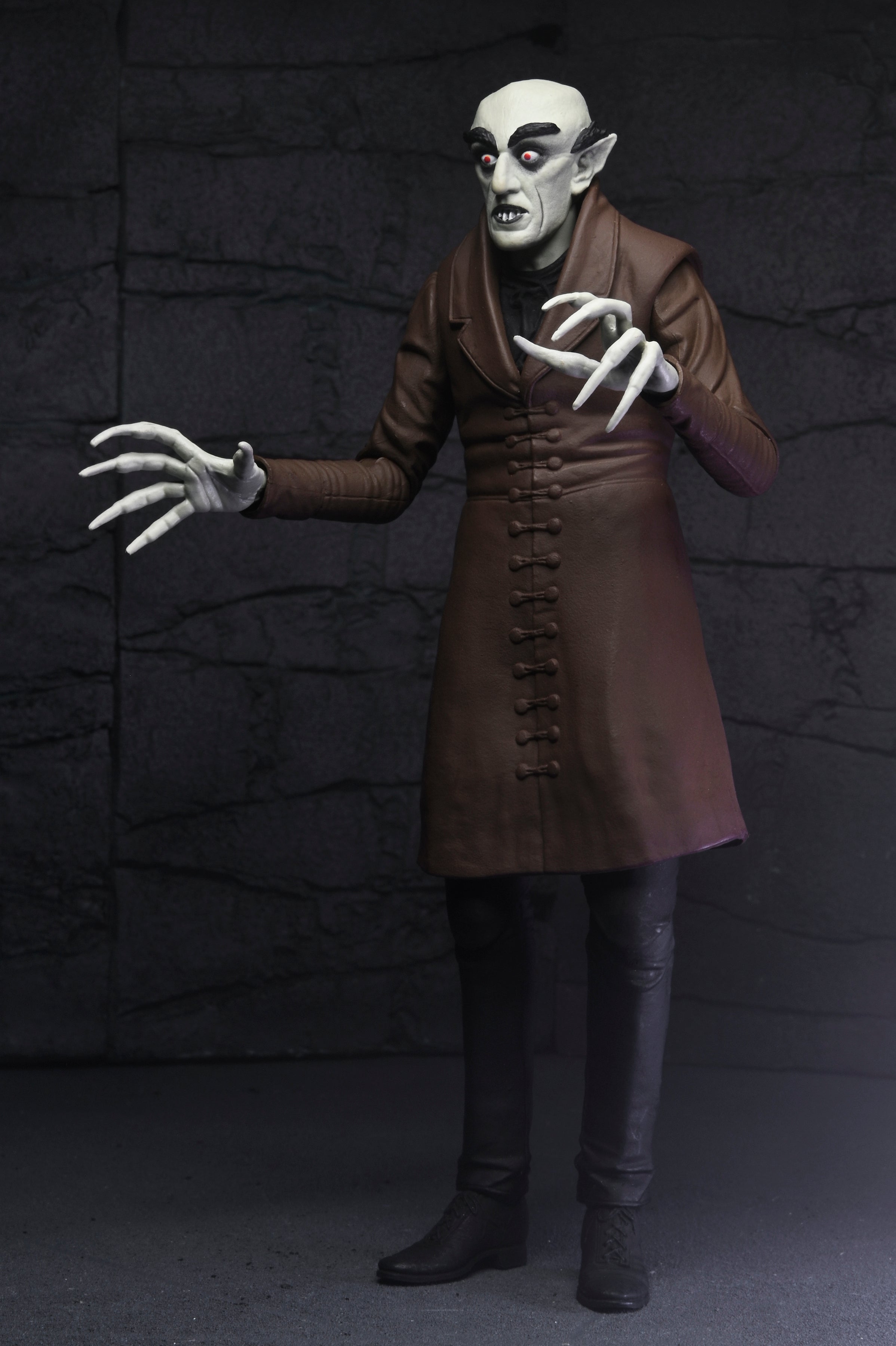 Nosferatu - Retro Glow-in-the-Dark Count Orlok 7” Scale Action Figure (2024 Con Exclusive) - NECA