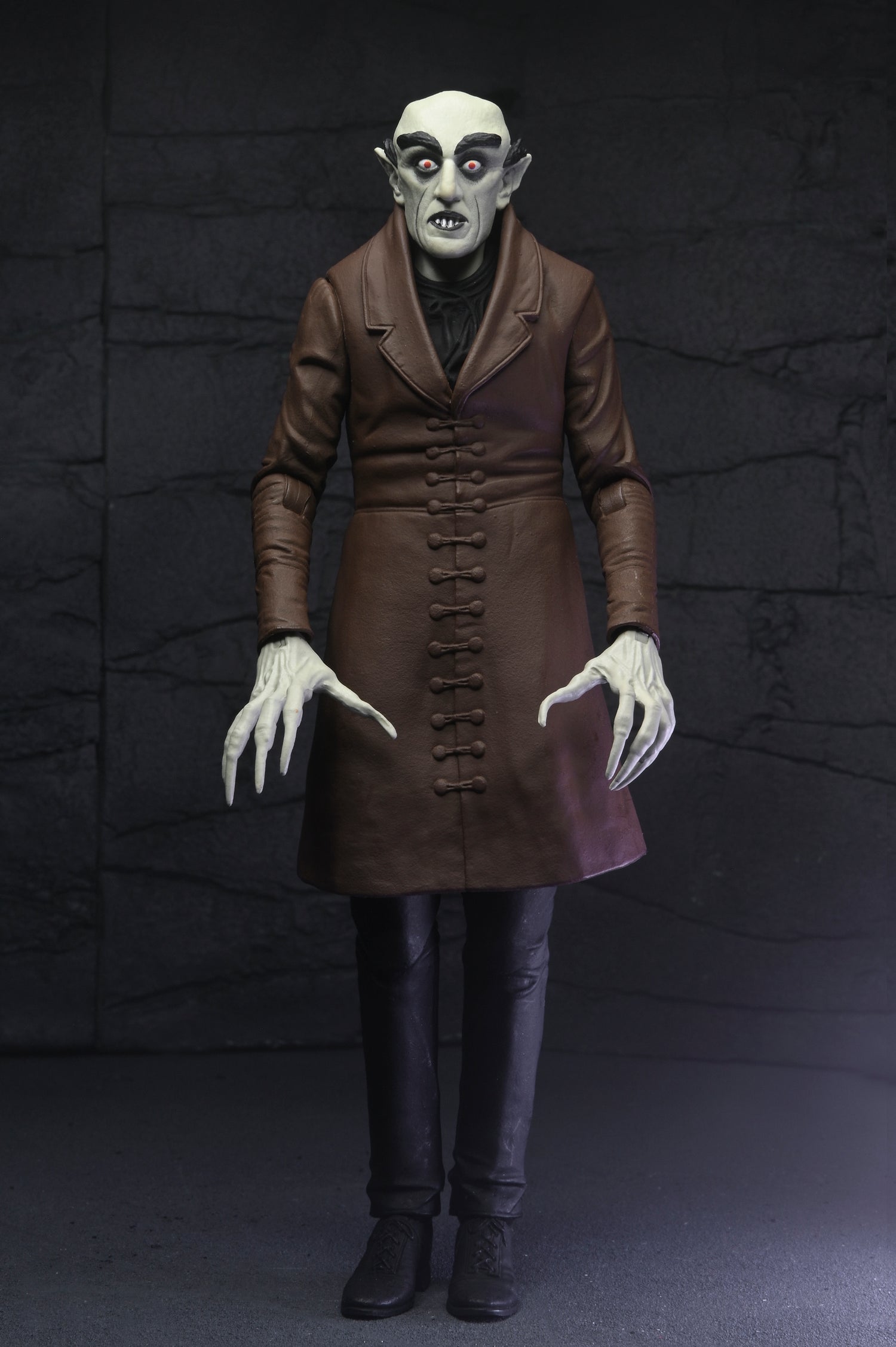 Nosferatu - Retro Glow-in-the-Dark Count Orlok 7” Scale Action Figure (2024 Con Exclusive) - NECA