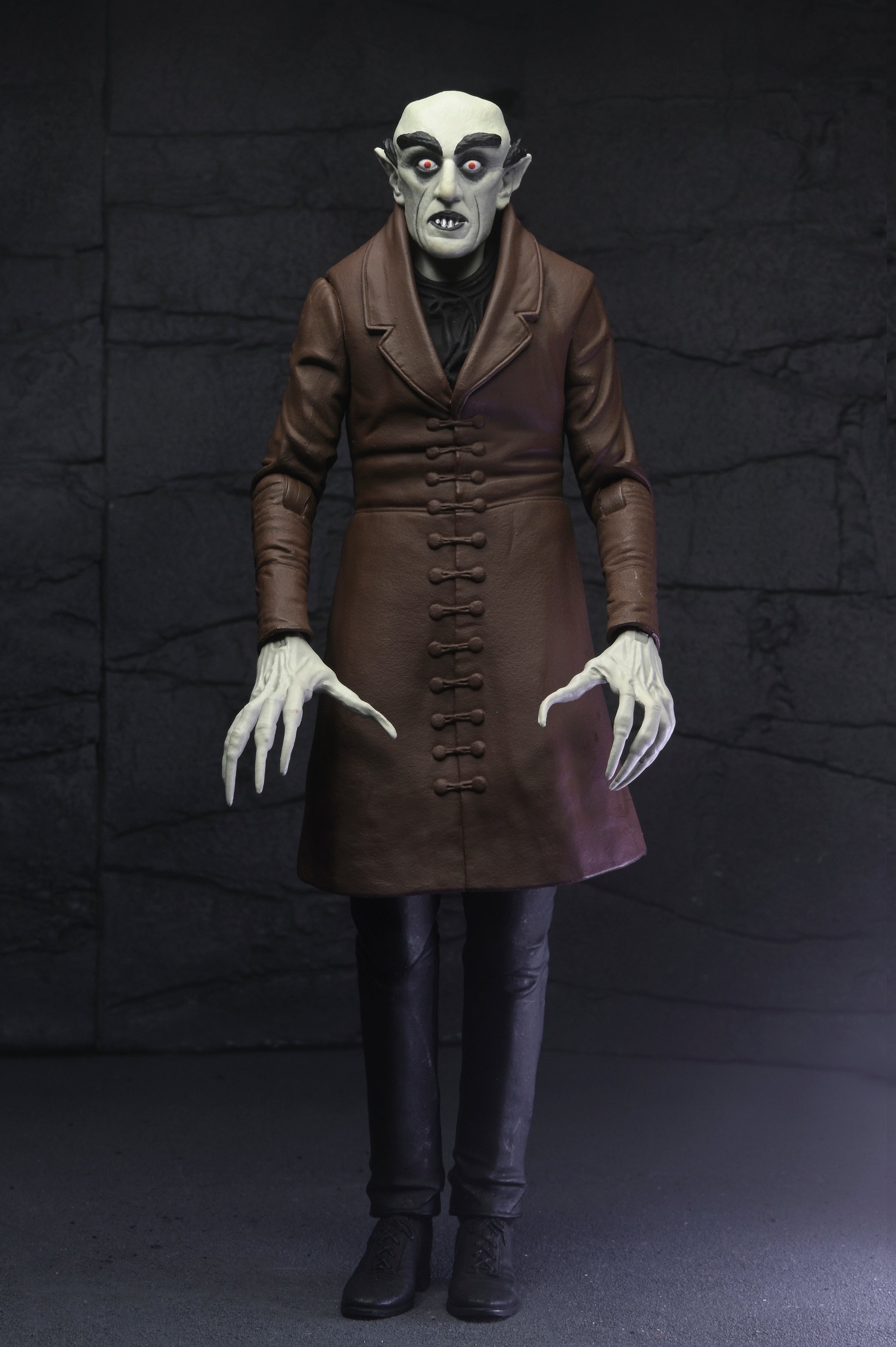 Nosferatu - Retro Glow-in-the-Dark Count Orlok 7” Scale Action Figure (2024 Con Exclusive) - NECA