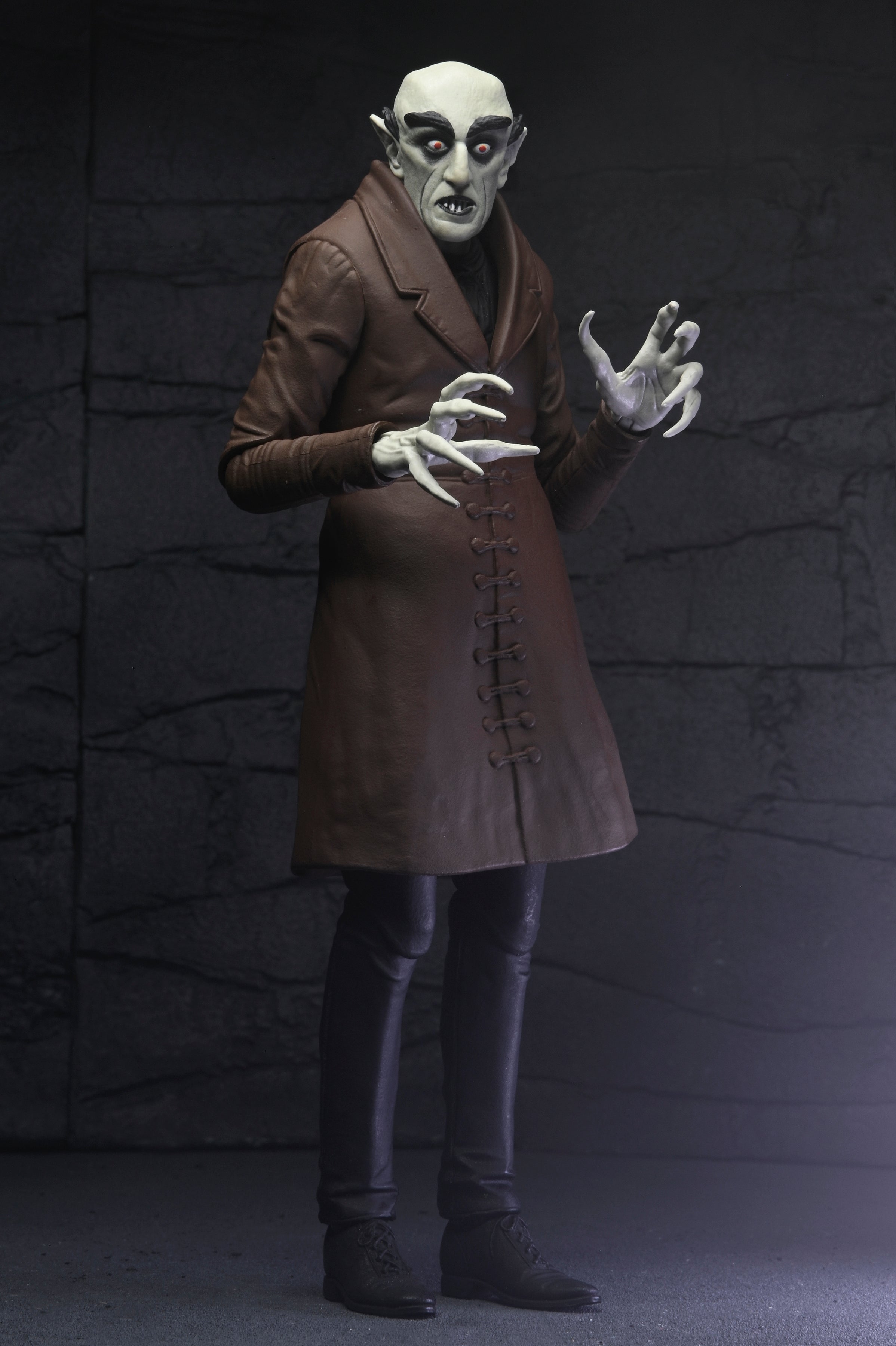 Nosferatu - Retro Glow-in-the-Dark Count Orlok 7” Scale Action Figure (2024 Con Exclusive) - NECA