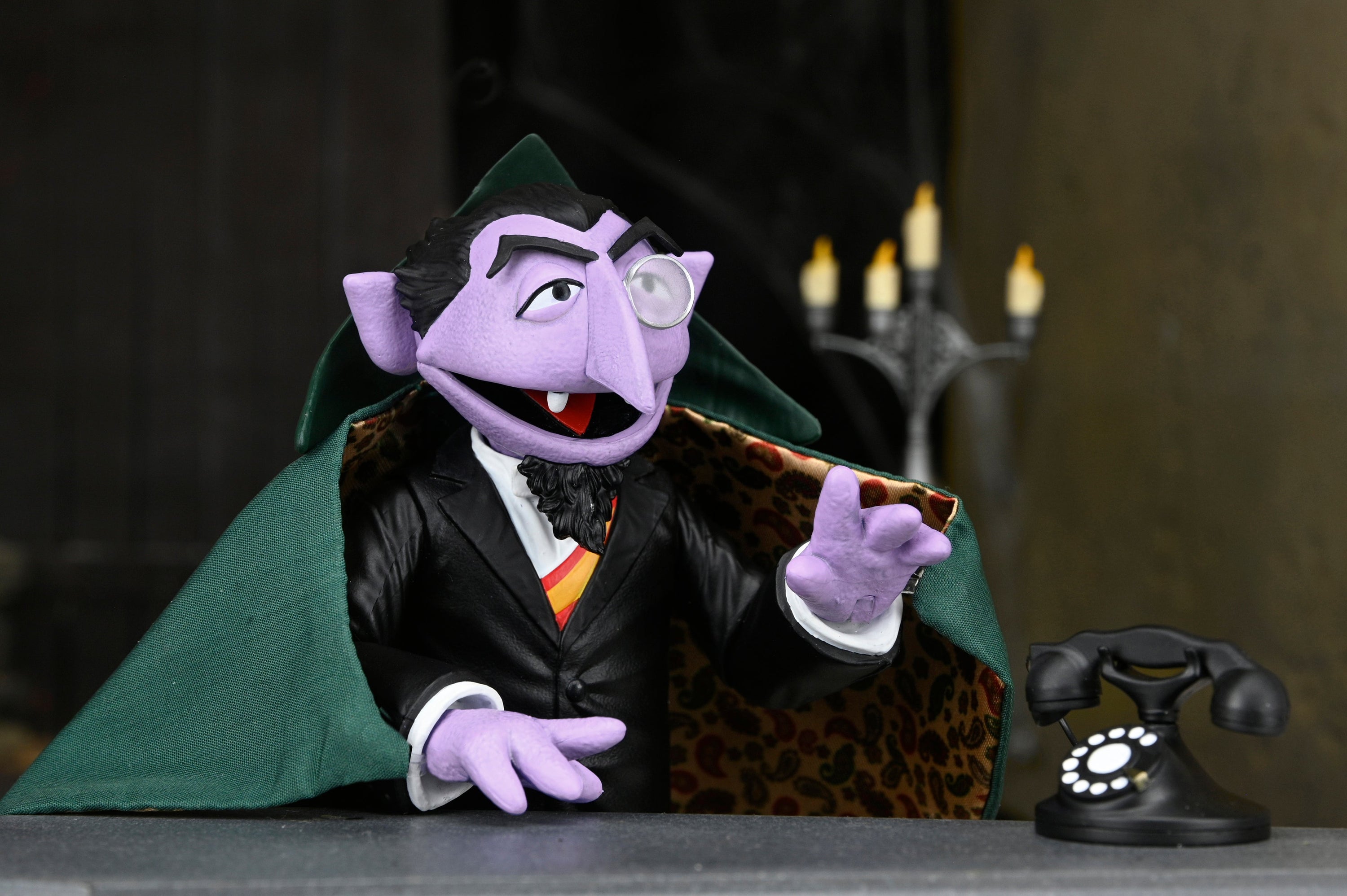 Sesame Street - Ultimate The Count 7” Scale Action Figure - NECA