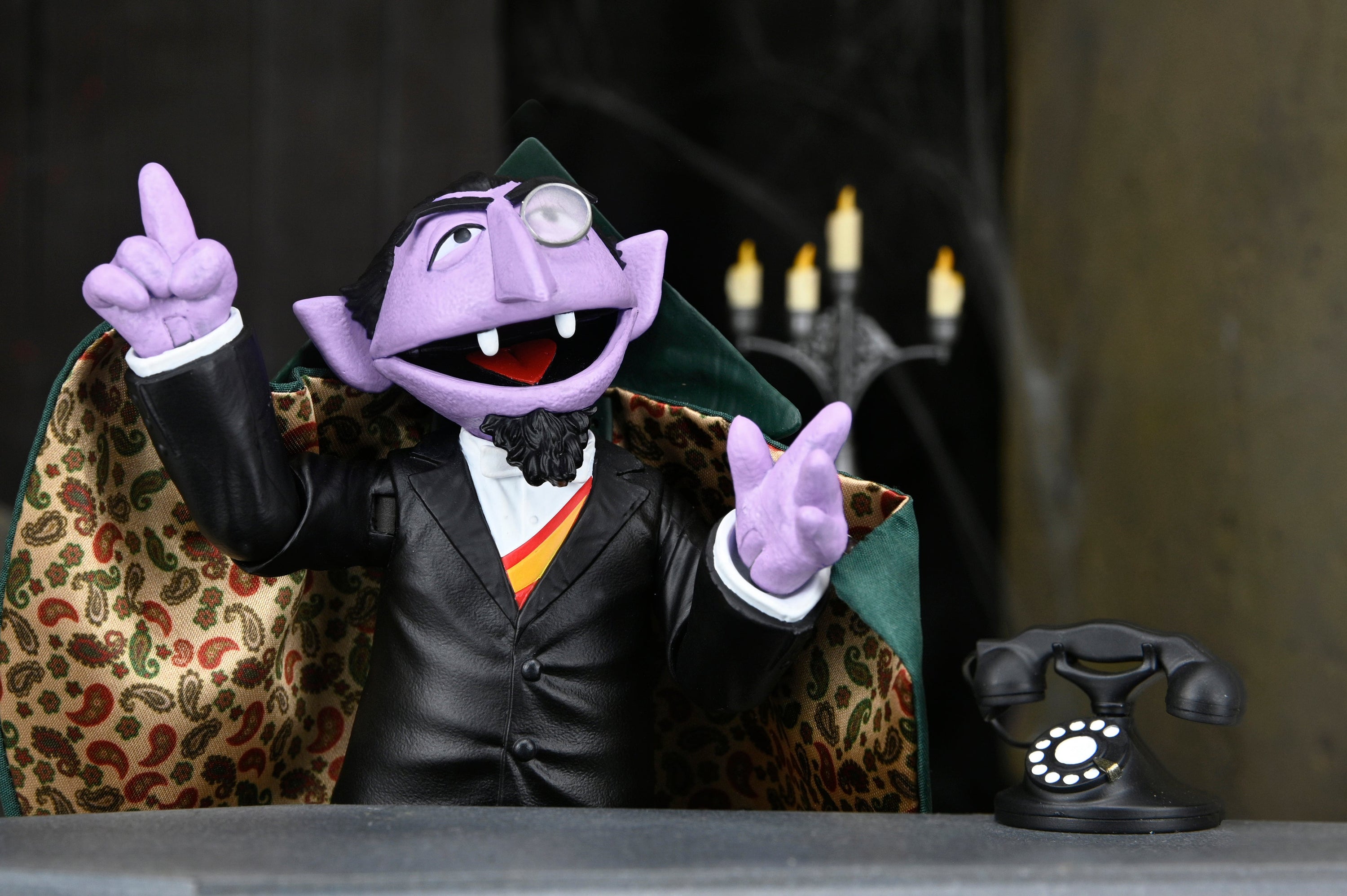 Sesame Street - Ultimate The Count 7” Scale Action Figure - NECA
