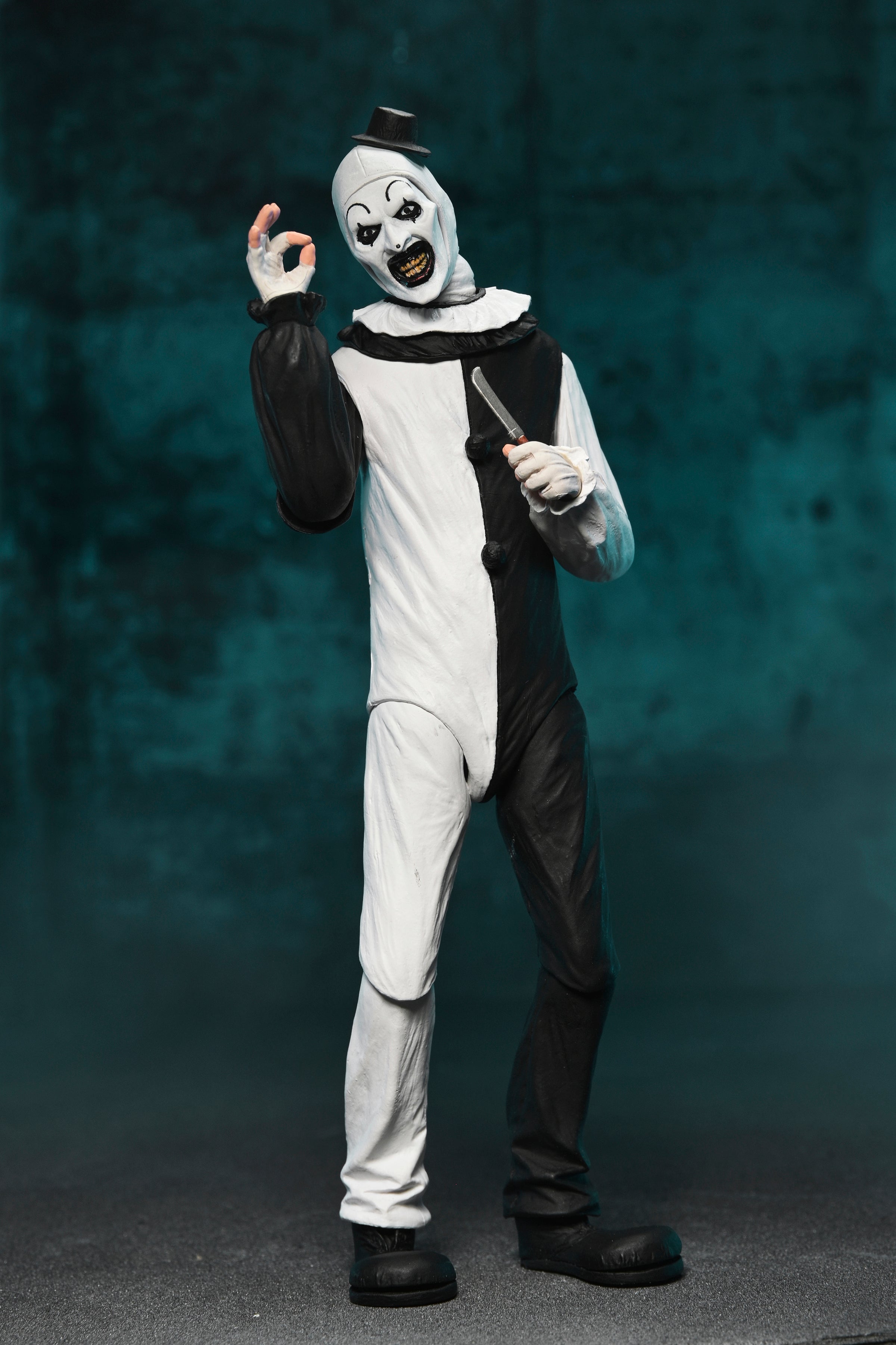 Terrifier - Ultimate Art the Clown 7" Scale Action Figure - NECA