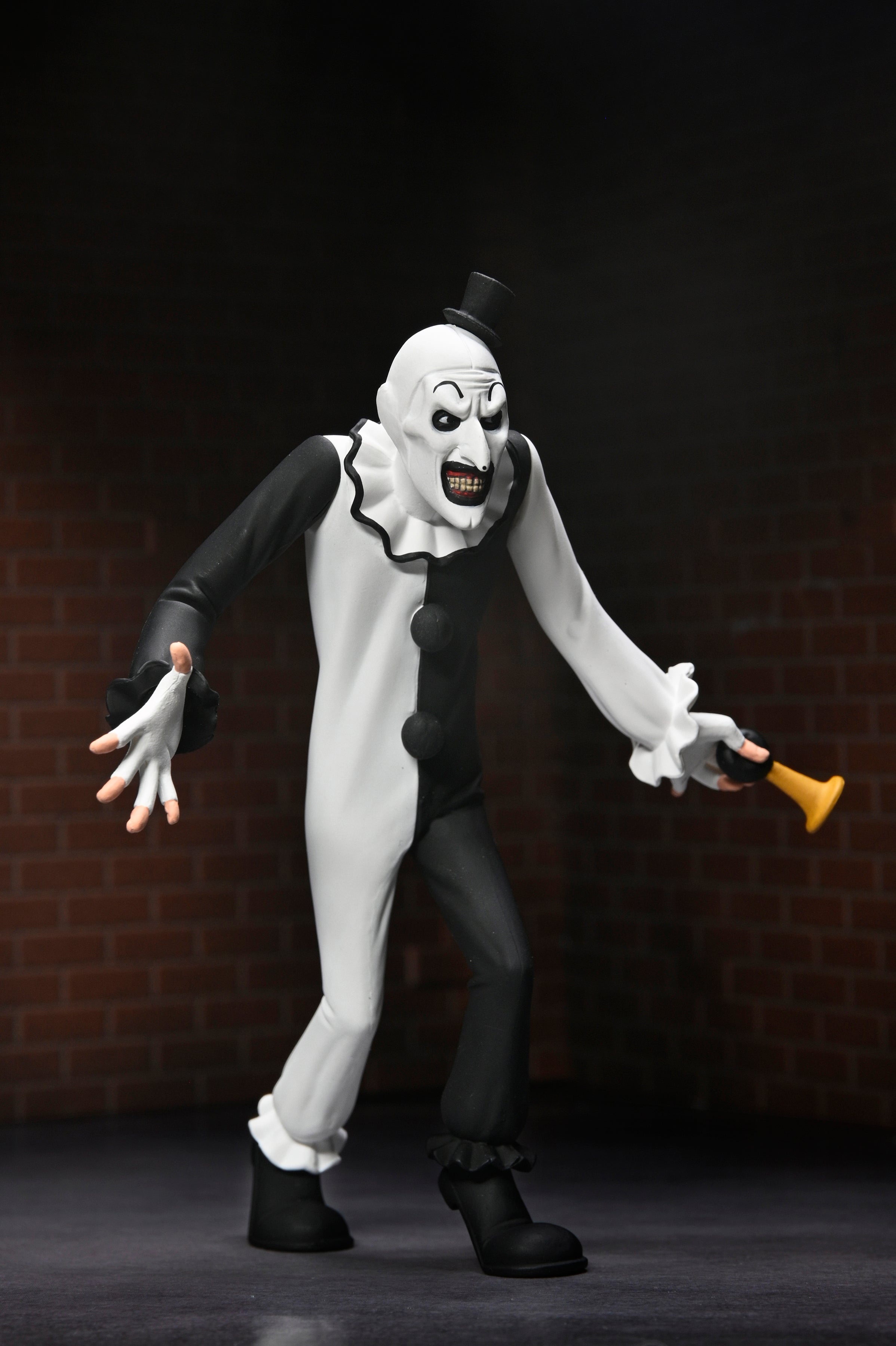 Terrifier - Toony Terrors Art the Clown 6" Scale Action Figure - NECA
