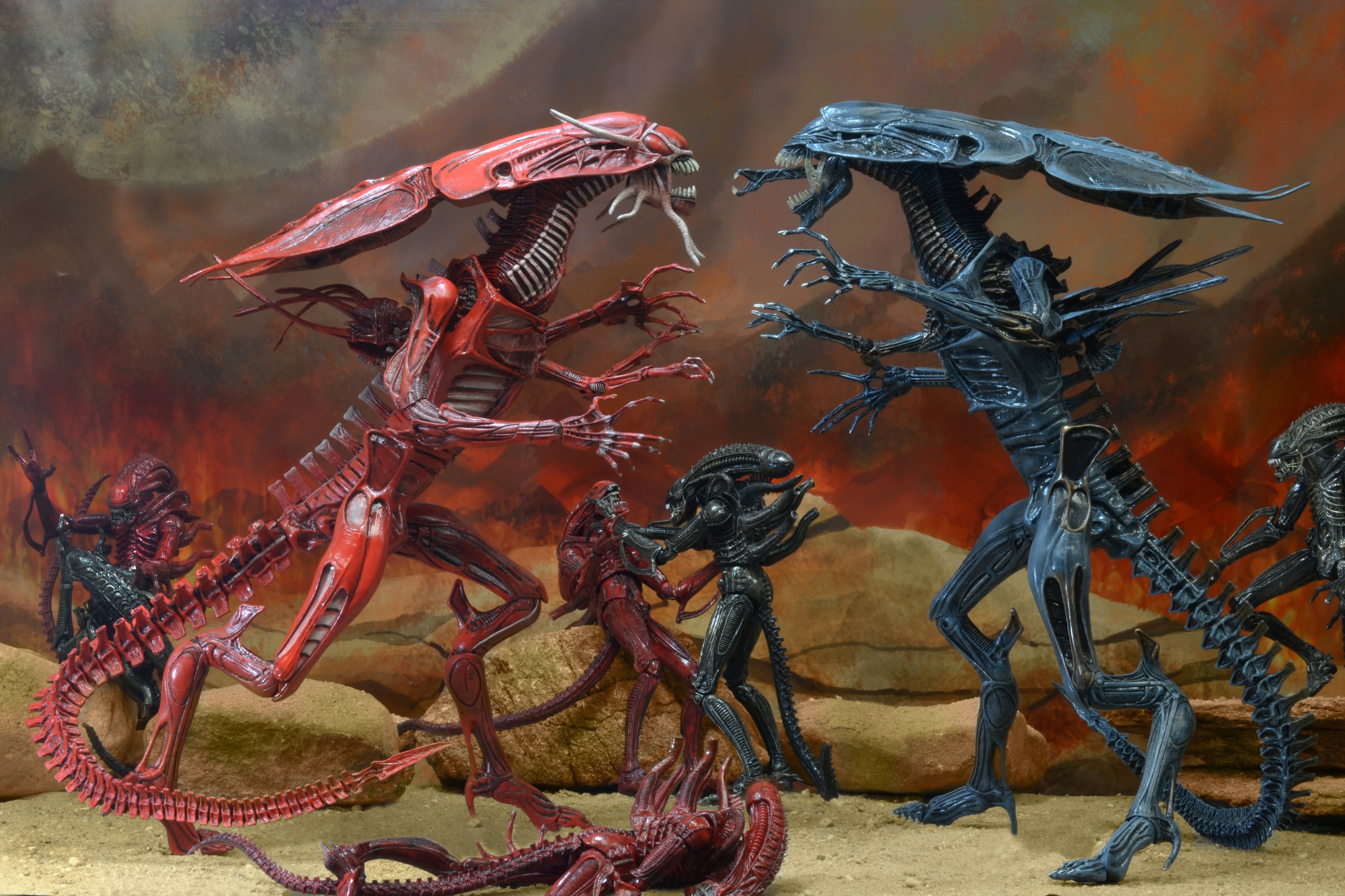 Alien – Ultra Deluxe Boxed Action Figure – Genocide Red Queen - NECA VAULT