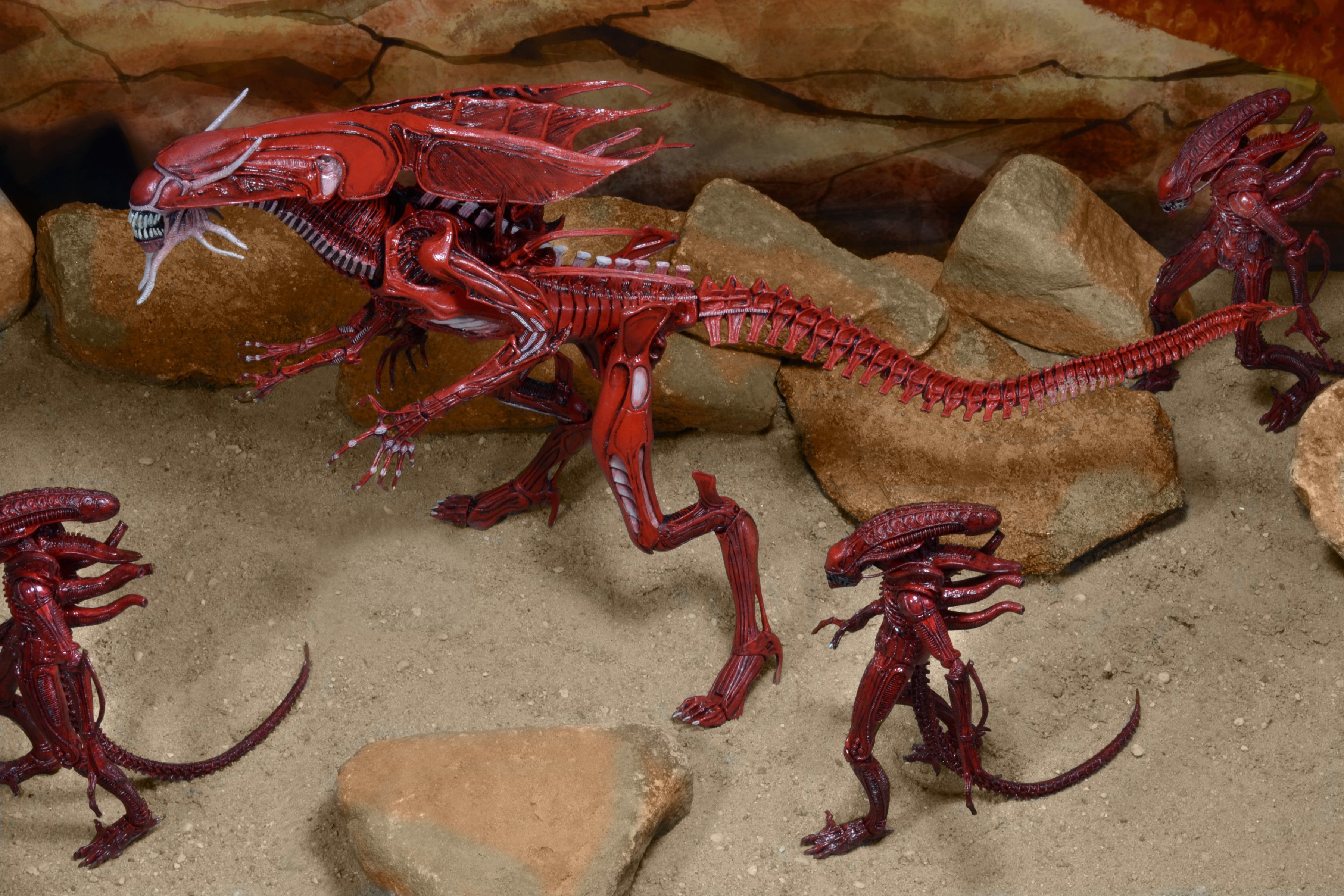 Alien – Ultra Deluxe Boxed Action Figure – Genocide Red Queen - NECA VAULT