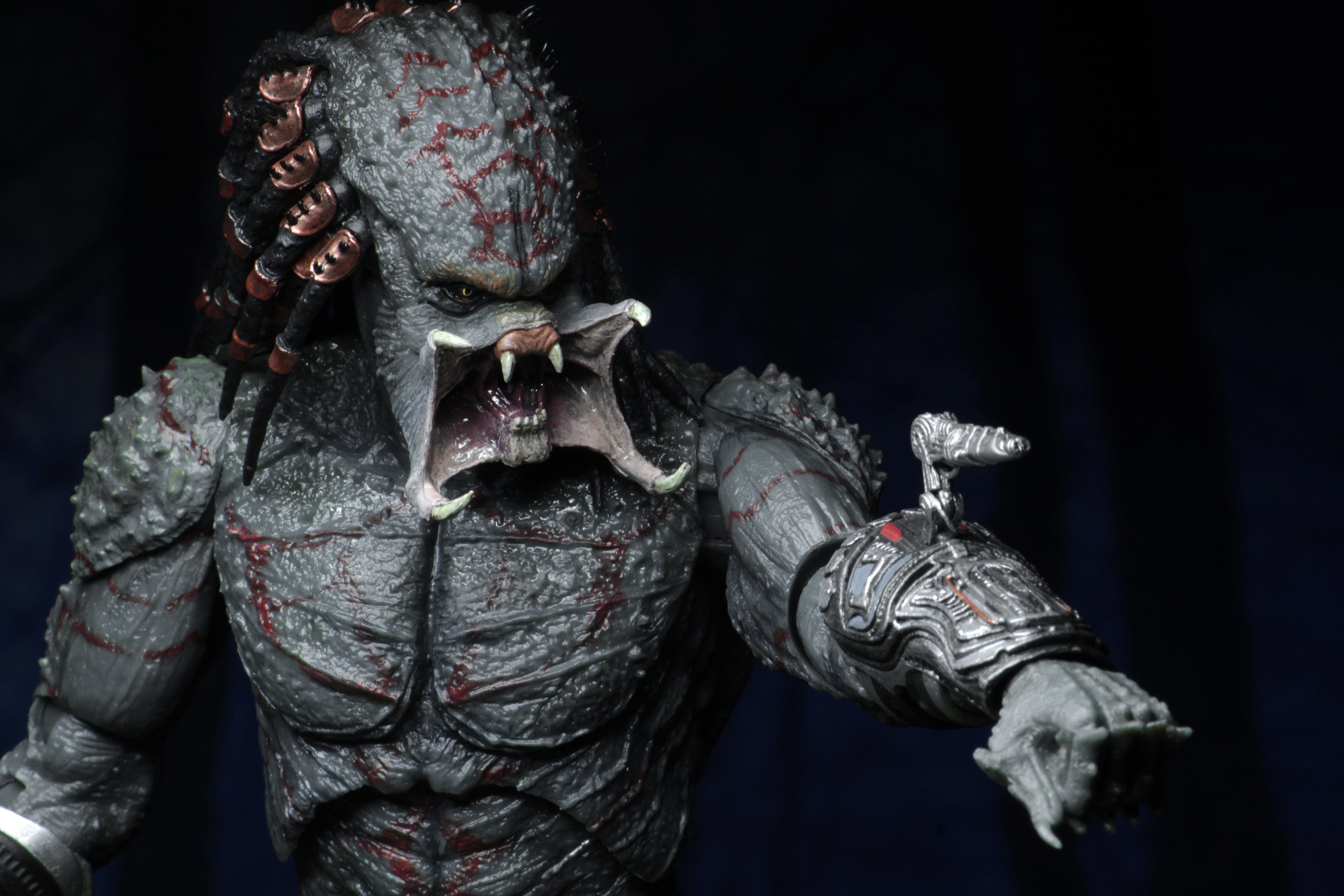 Predator (2018) - Deluxe Armored Assassin Predator 7" Scale Action Figure (12" Figure) - NECA