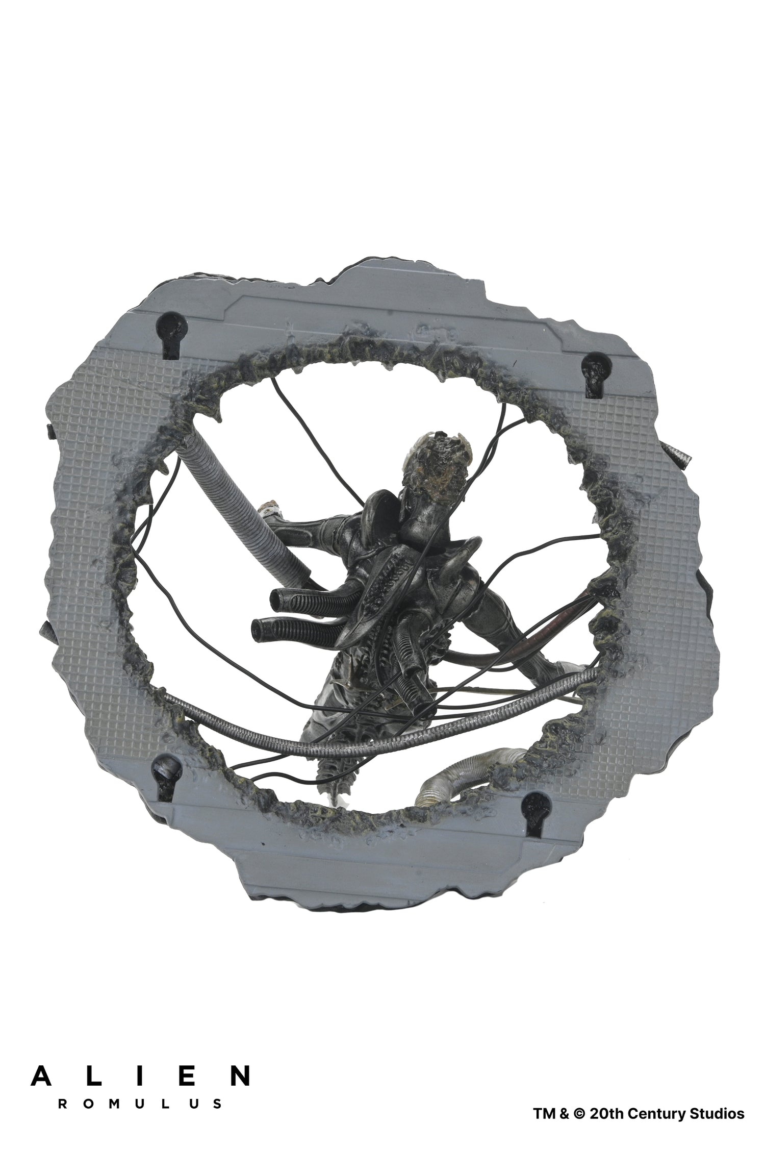 Alien: Romulus - Deluxe Suspended Lab Xenomorph XX121 7" Scale Action Figure - NECA