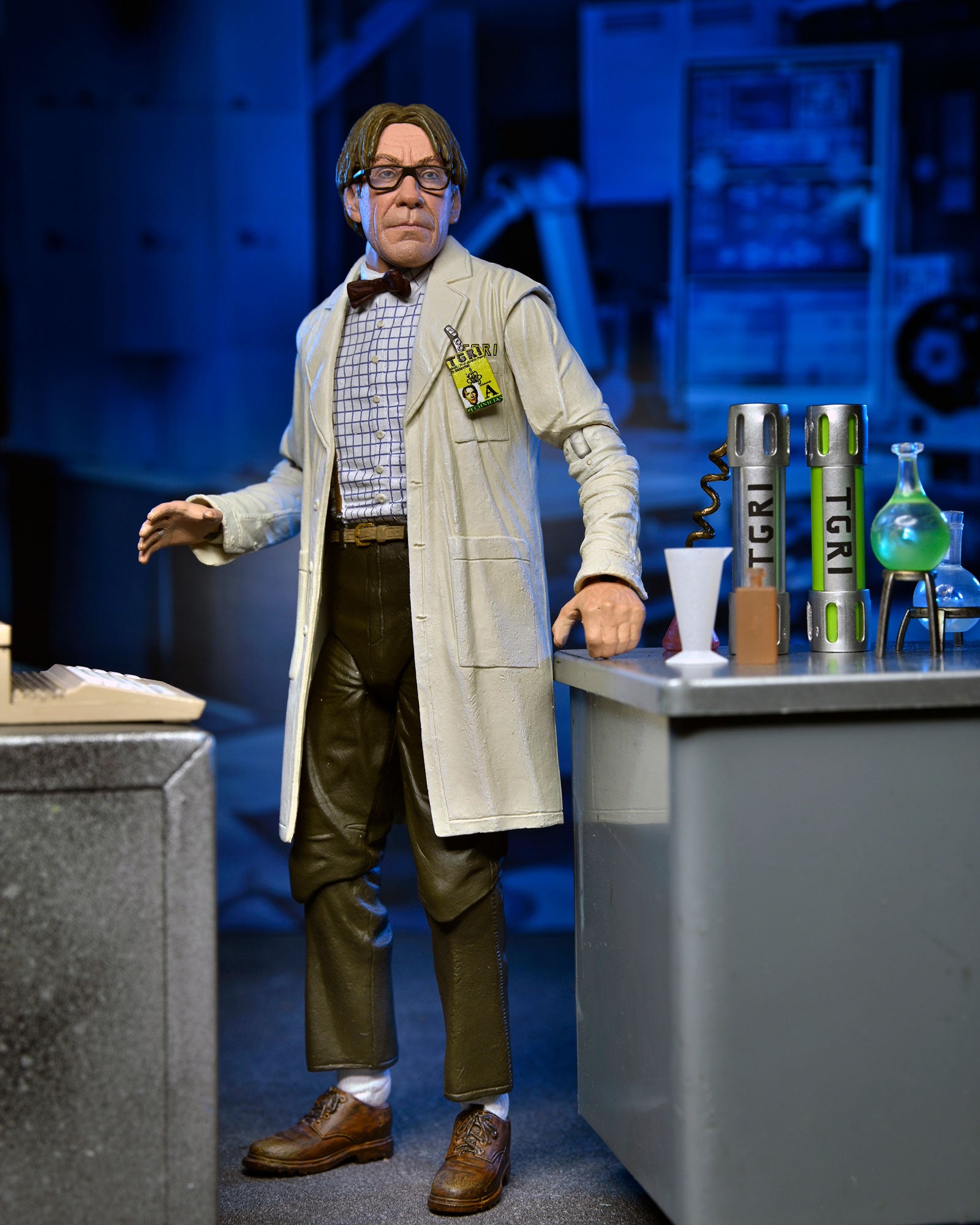 Teenage Mutant Ninja Turtles II: The Secret of the Ooze - Professor Perry 7" Scale Action Figure in a lab