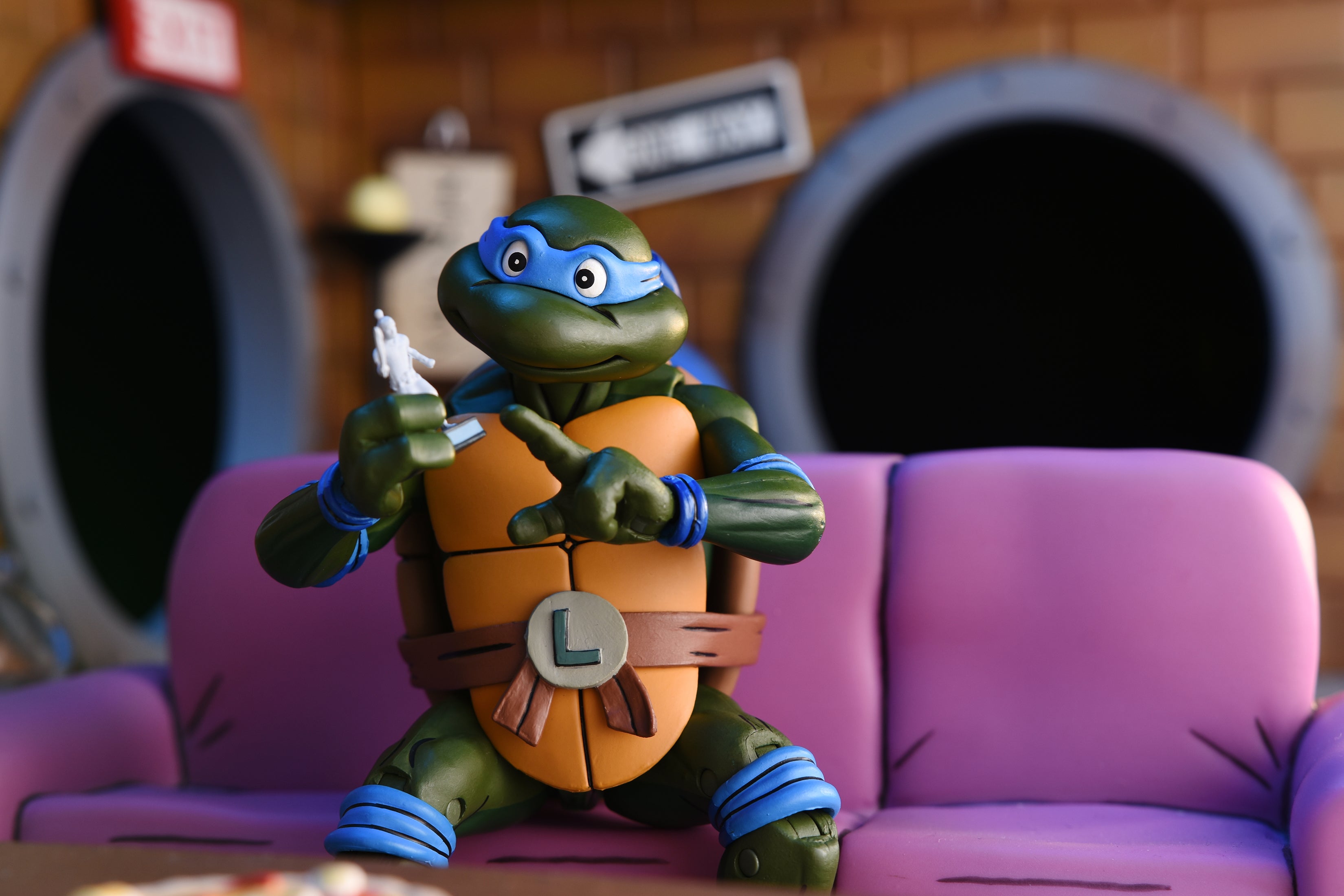 Teenage Mutant Ninja Turtles (Cartoon) - Ultimate Leonardo 7” Scale Action Figure (VHS)