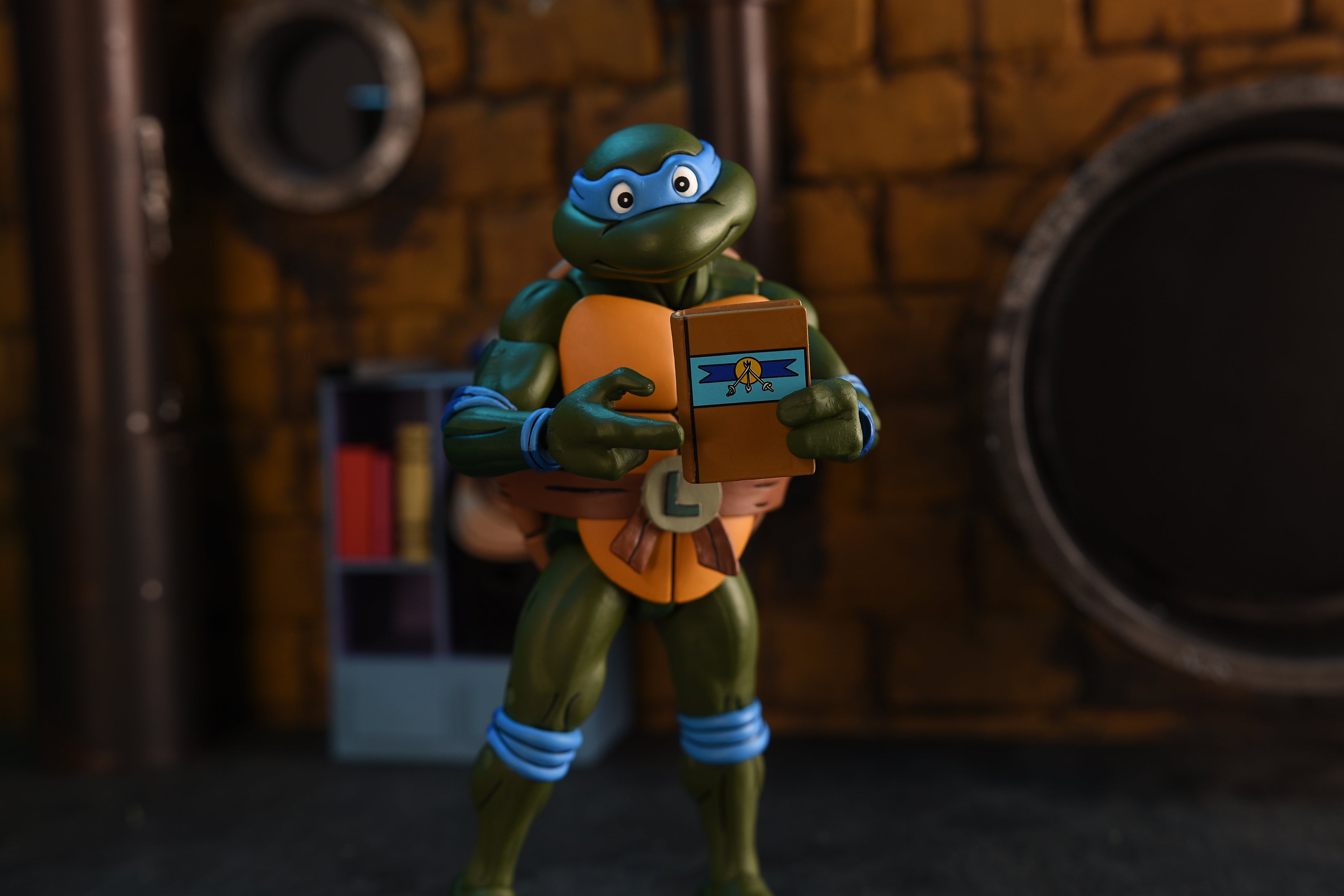 Teenage Mutant Ninja Turtles (Cartoon) - Ultimate Leonardo 7” Scale Action Figure (VHS)