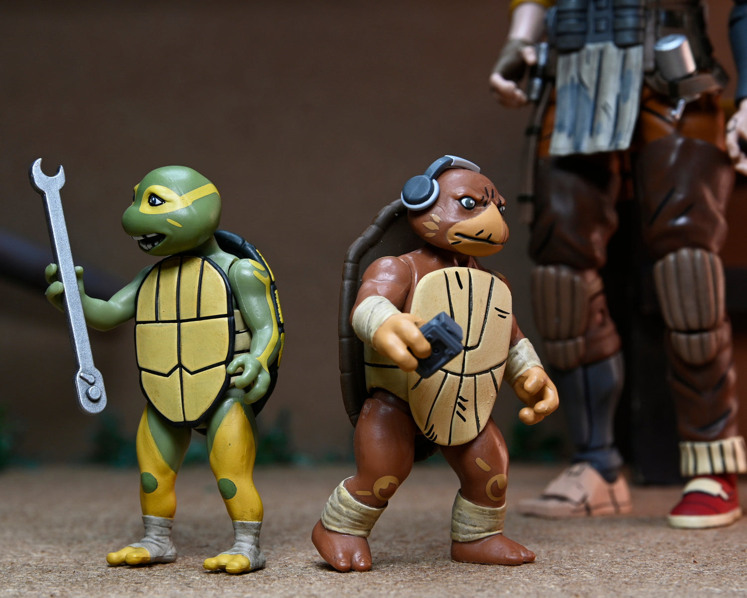 Teenage Mutant Ninja Turtles (The Last Ronin - The Lost Years) - Grammy April with Baby Yi & Moja 7” Scale Action Figures - NECA