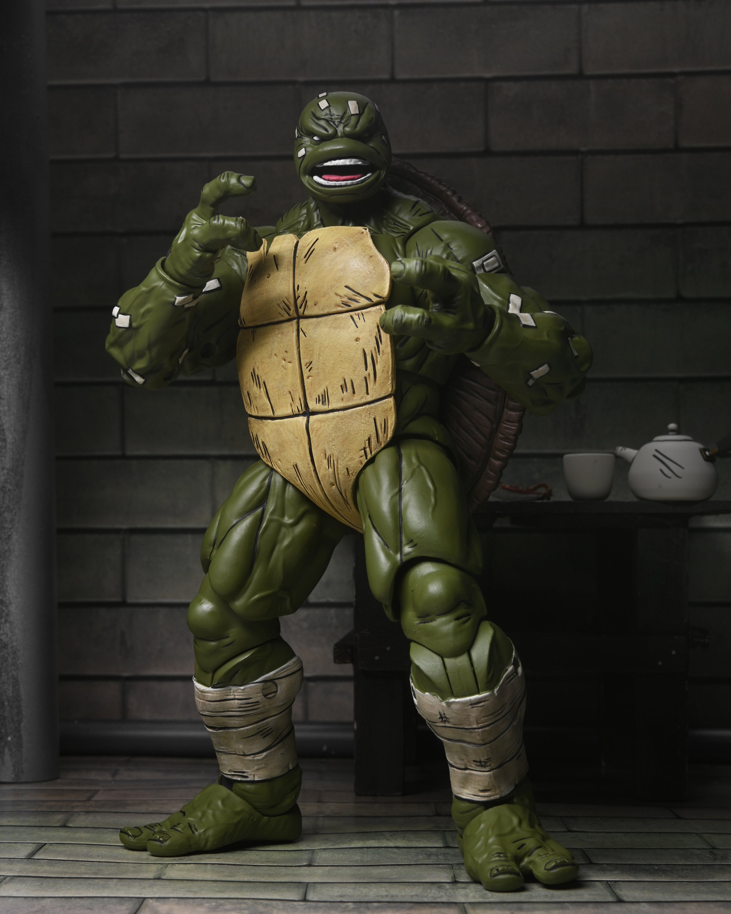 Teenage Mutant Ninja Turtles (The Last Ronin) - 7" Scale Action Figure - Battle Damaged Ronin