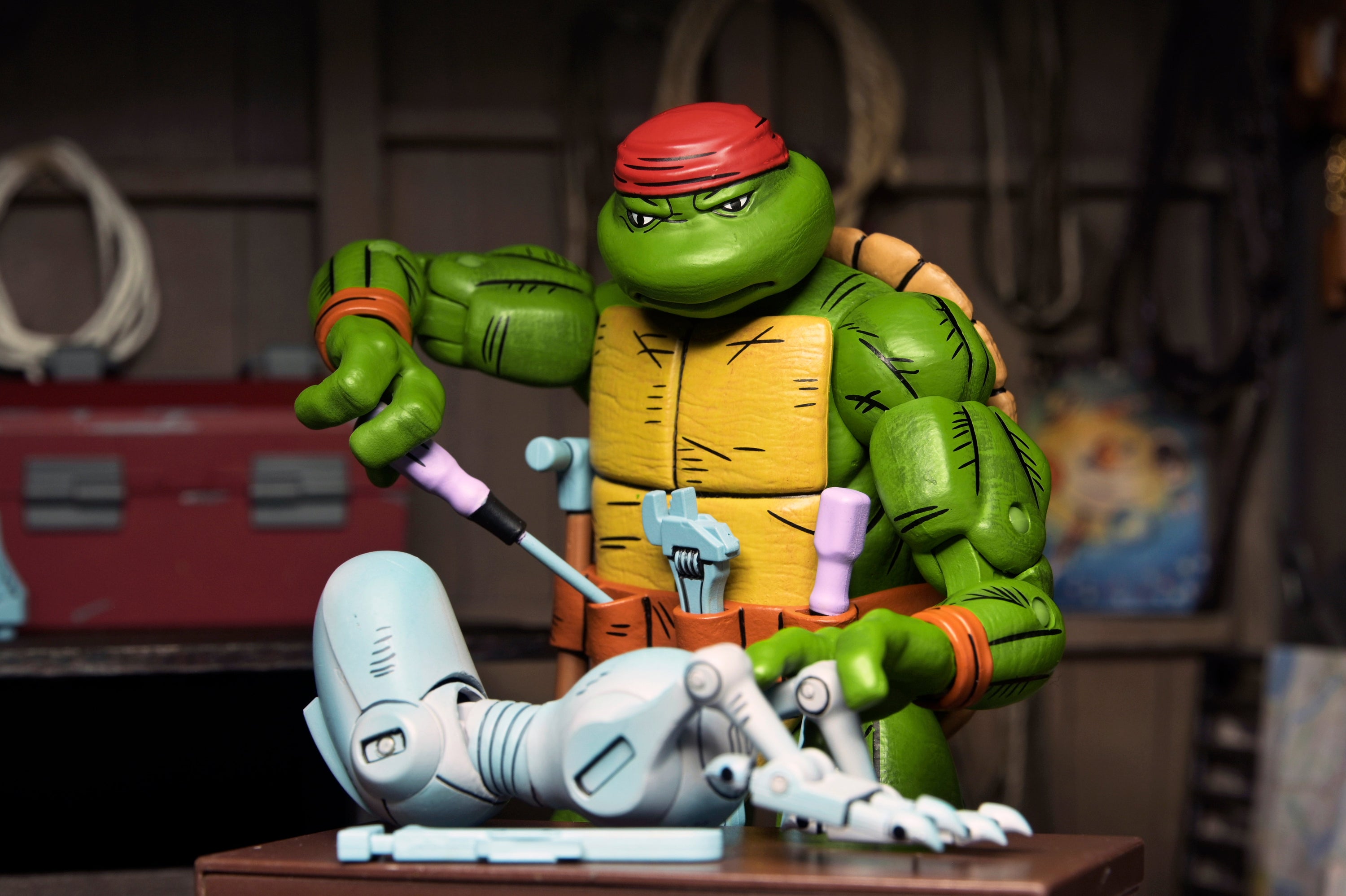 Teenage Mutant Ninja Turtles (Mirage Comics) - Handyman Donatello 7" Scale Action Figure - NECA