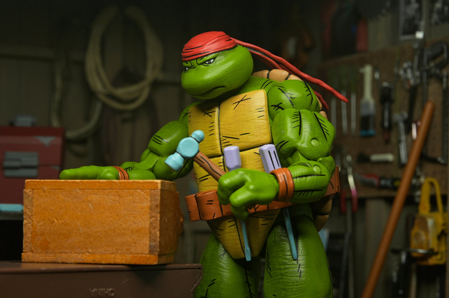 Teenage Mutant Ninja Turtles (Mirage Comics) - Handyman Donatello 7" Scale Action Figure - NECA