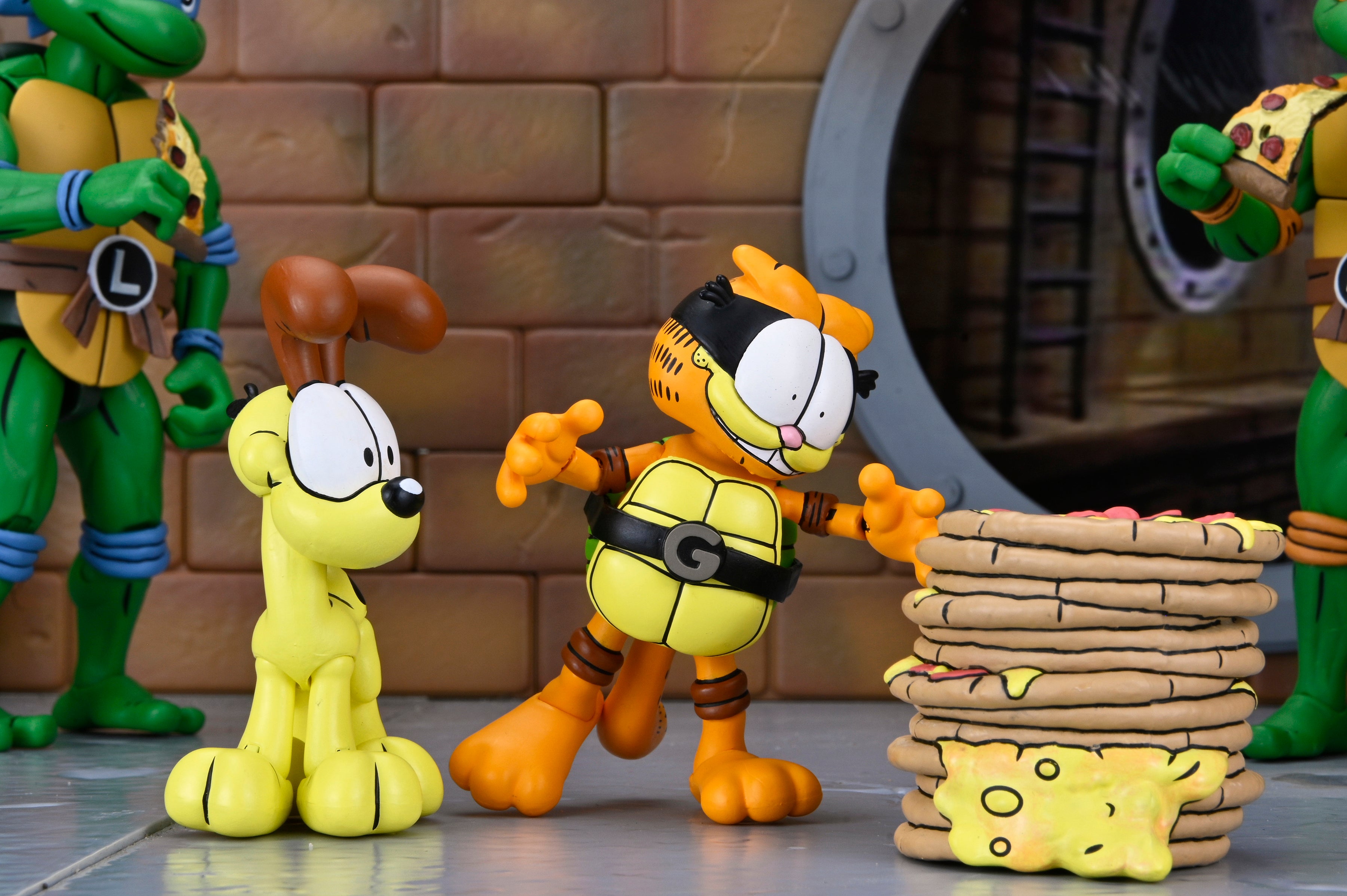 Teenage Mutant Ninja Turtles (Archie Comics) x Garfield - Ultimate Garfello & Odie 7” Scale Action Figures - NECA