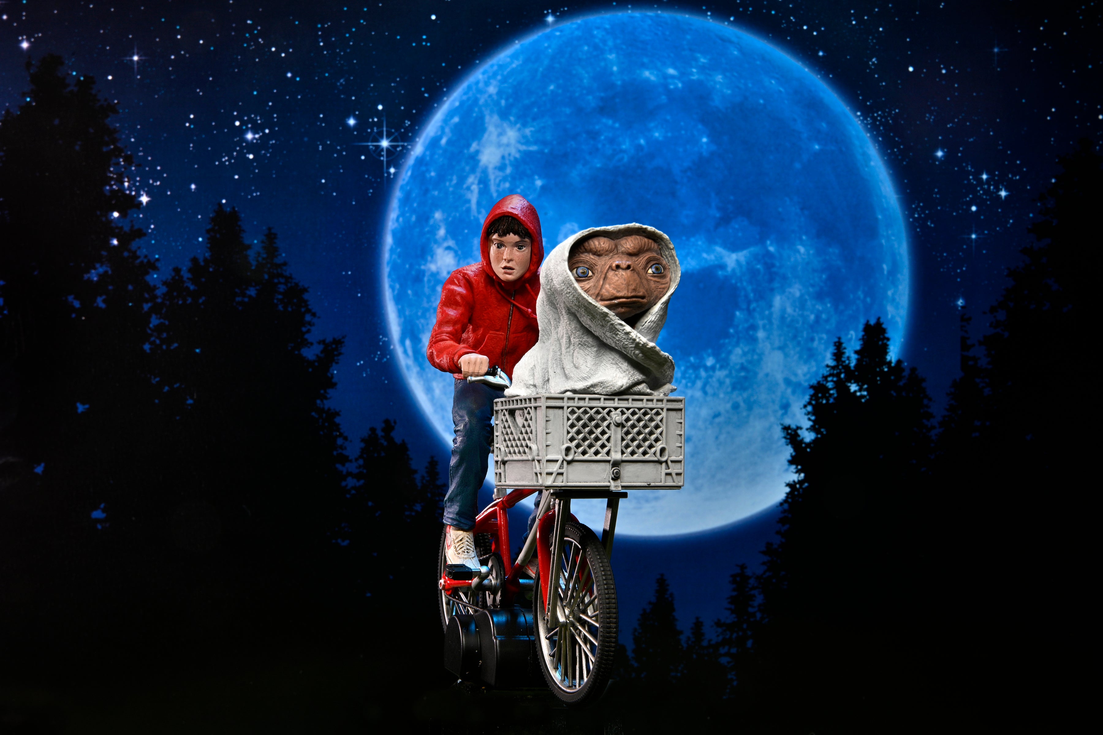 E.T. The Extra-Terrestrial - Elliott &amp; E.T. on Bicycle (40th Anniversary) 7&quot; Scale Action Figure - NECA