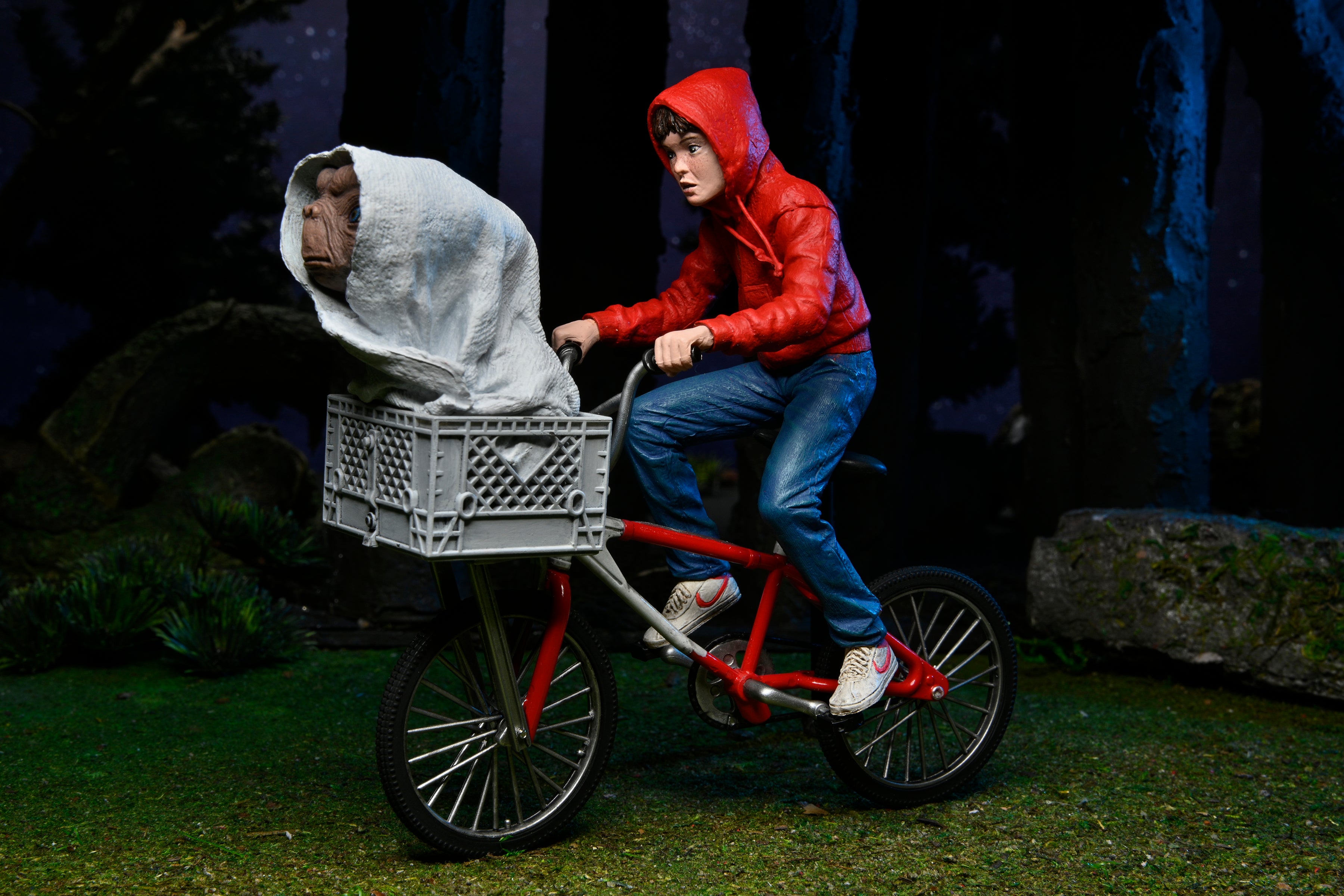 E.T. The Extra-Terrestrial - Elliott &amp; E.T. on Bicycle (40th Anniversary) 7&quot; Scale Action Figure - NECA