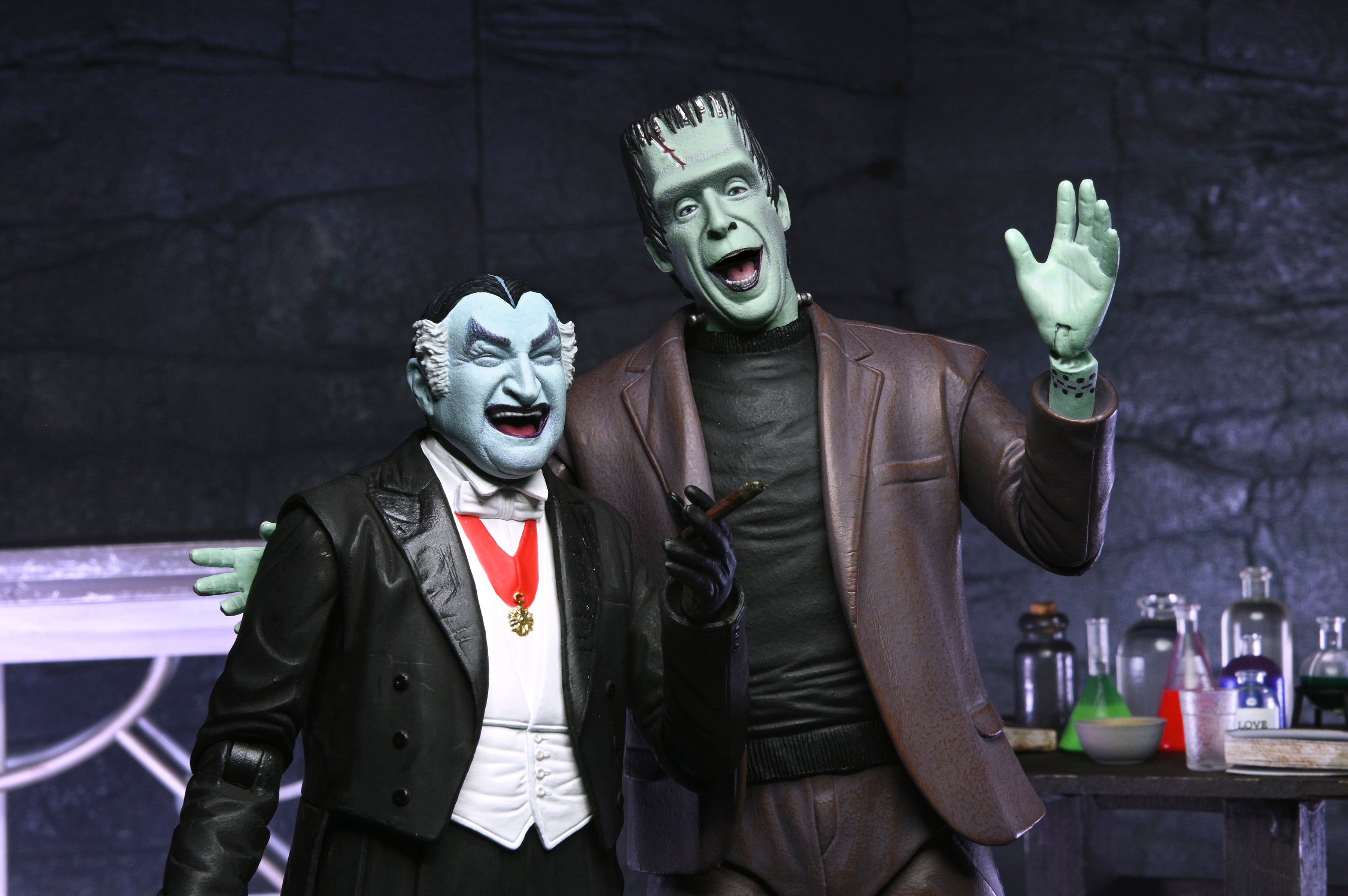The Munsters (TV Series) - Ultimate Grandpa and Herman Munster 7” Scale Action Figure Bundle - NECA