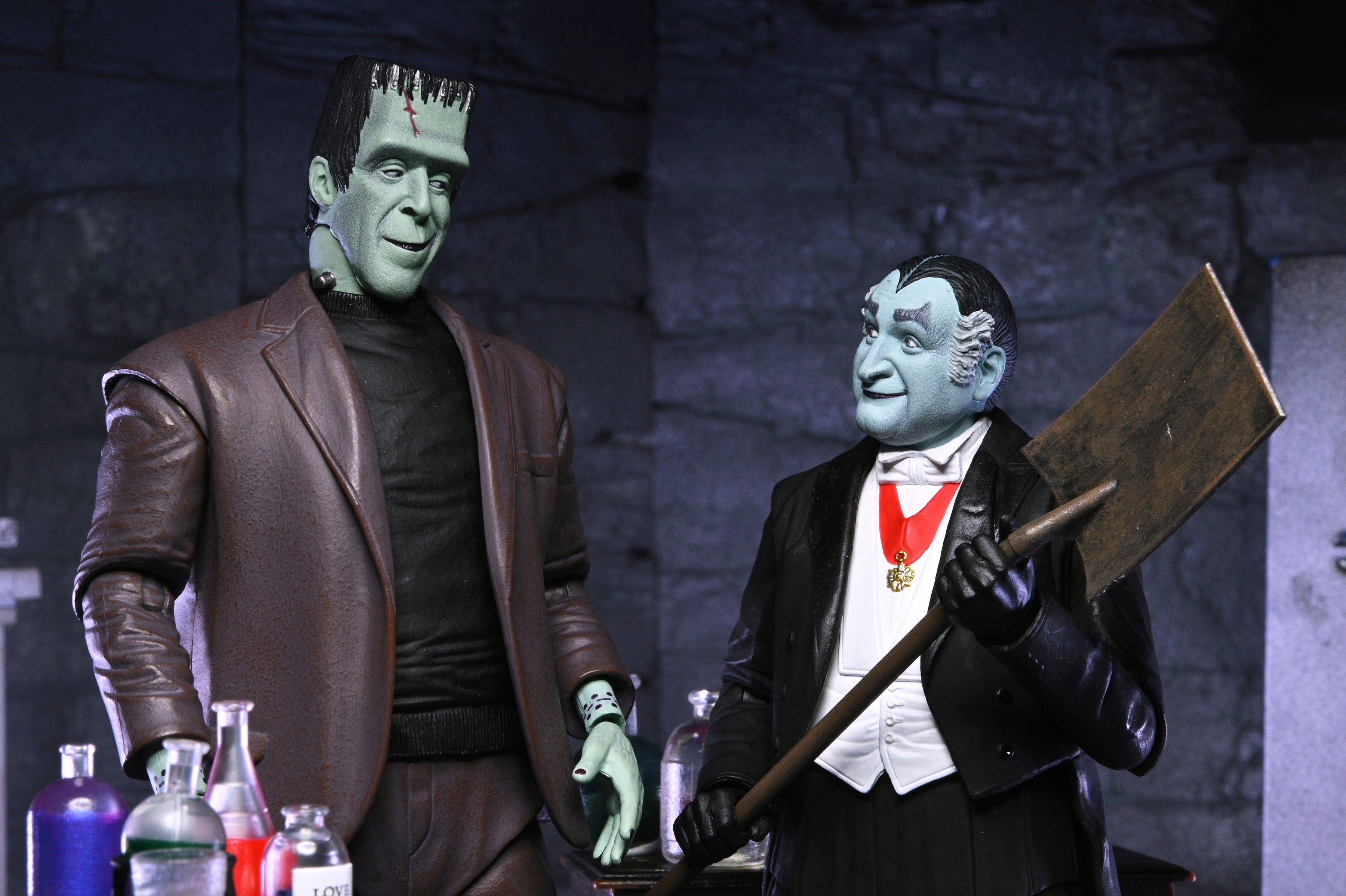 The Munsters (TV Series) - Ultimate Grandpa and Herman Munster 7” Scale Action Figure Bundle - NECA