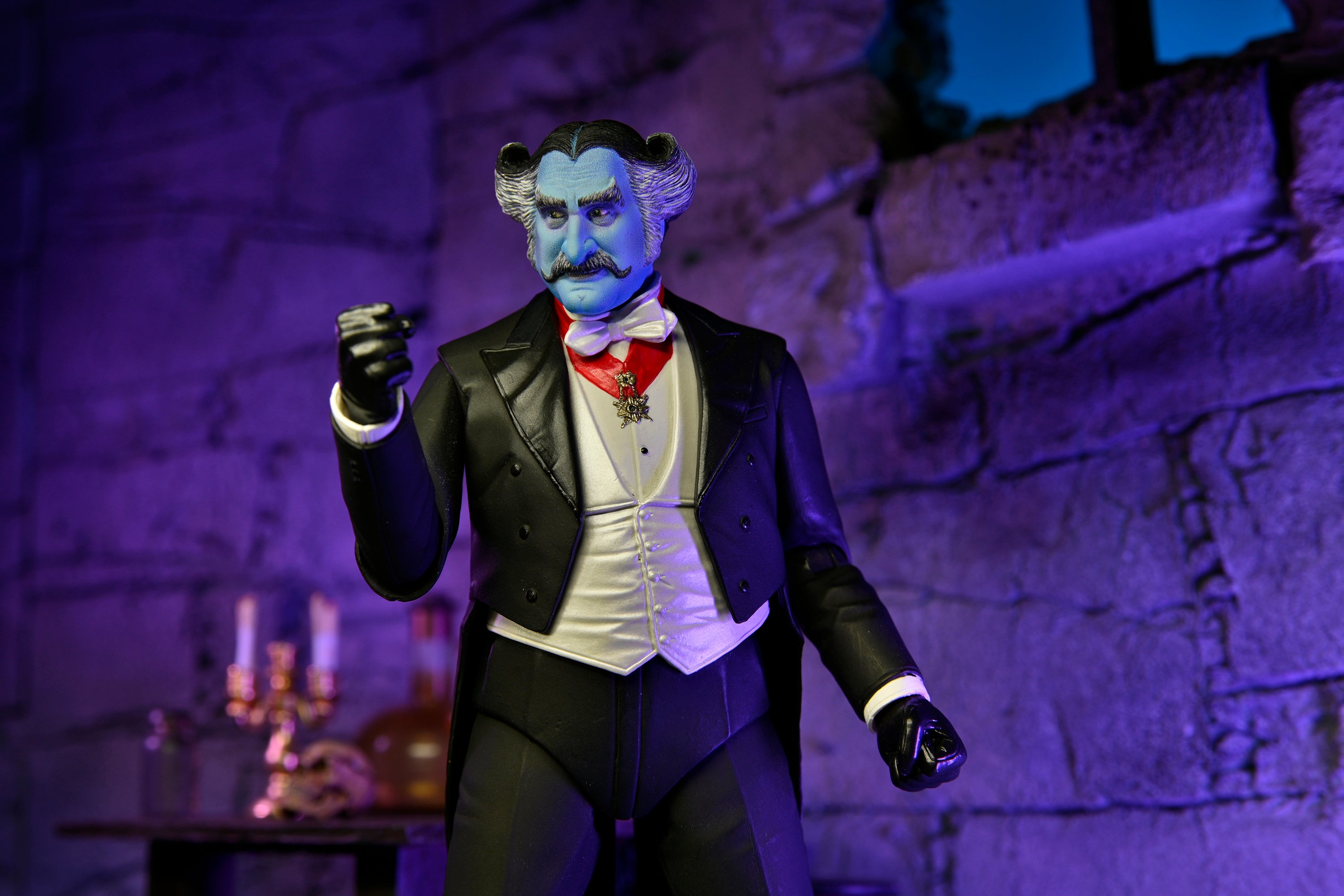 The Munsters (2022) - Ultimate The Count 7" Scale Action Figure - NECA