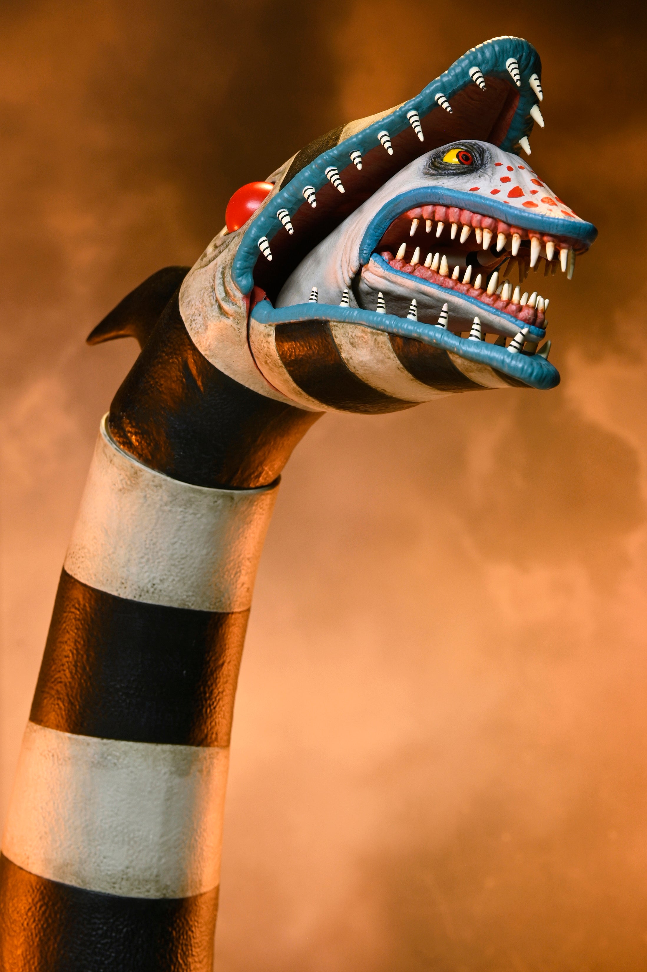 Beetlejuice Beetlejuice - Ultimate Matador Beetlejuice & Sandworm 7" Scale Action Figure 2-Pack - NECA