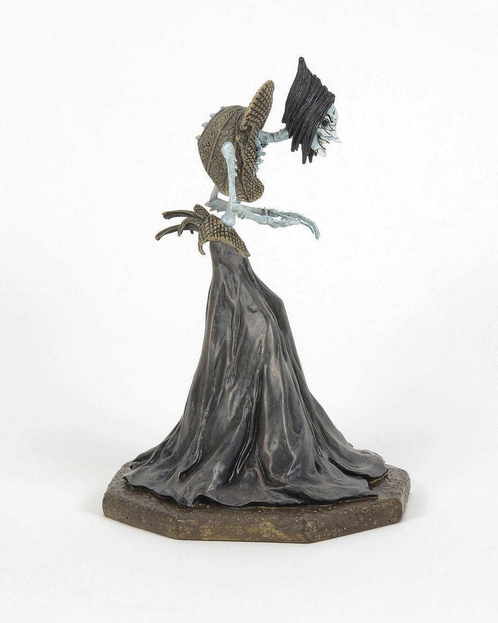 Fright Ave - Coraline - Beldam Beckons - Department 56 on NECA