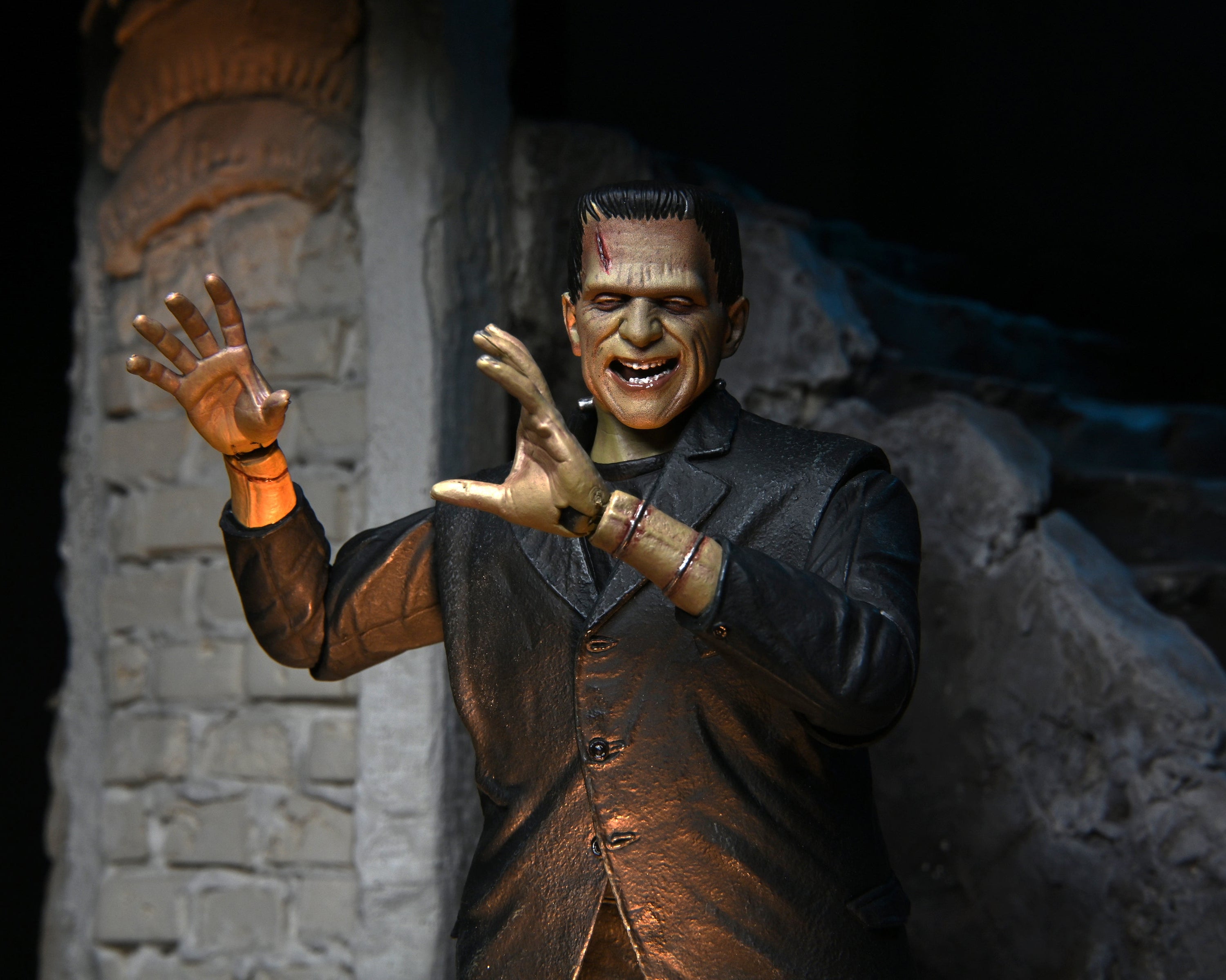 Universal Monsters - Ultimate Frankenstein's Monster 7” Scale Action Figure (Color) - NECA