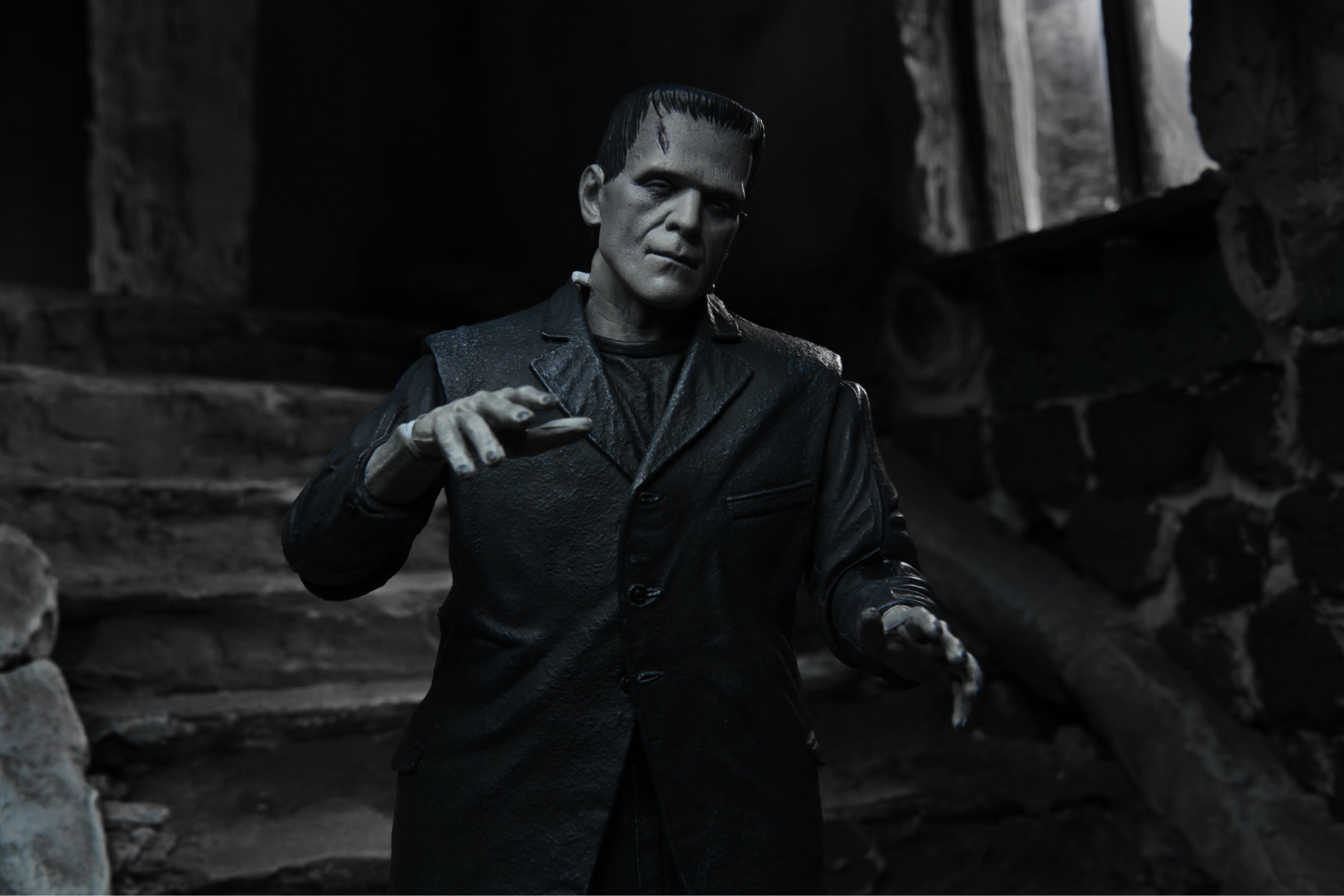 Universal Monsters - Ultimate Frankenstein's Monster (Black & White) 7" Scale Action Figure - NECA