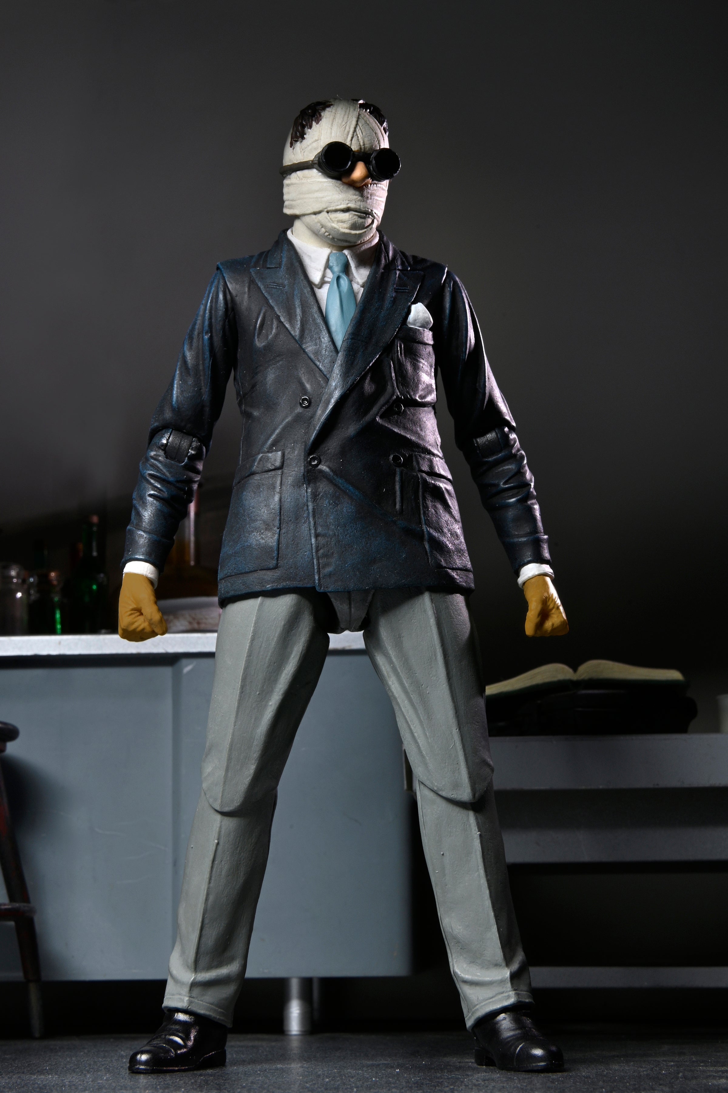 Universal Monsters - Ultimate Invisible Man 7