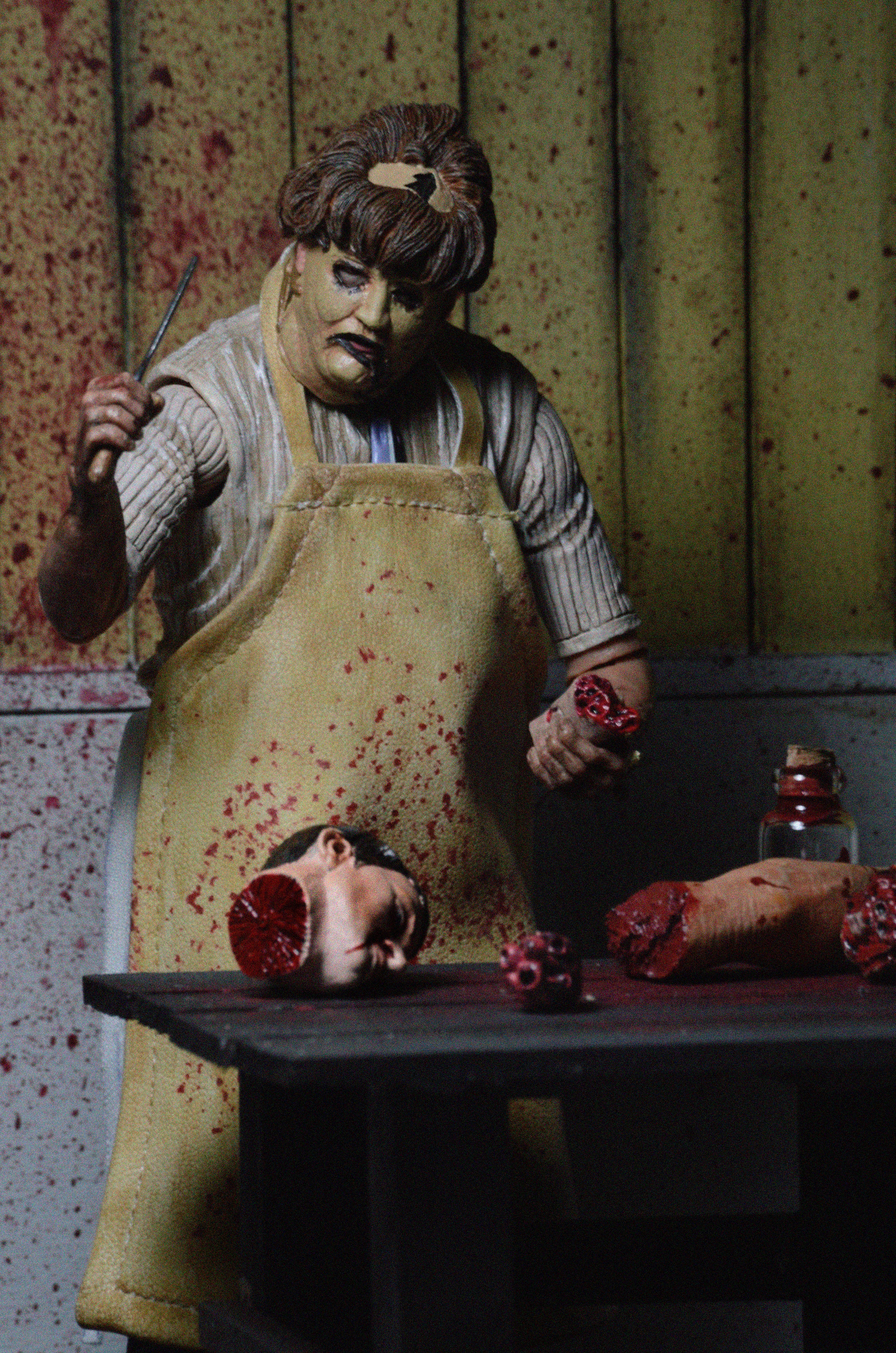 Texas Chainsaw Massacre - Ultimate Leatherface 7" Scale Action Figure