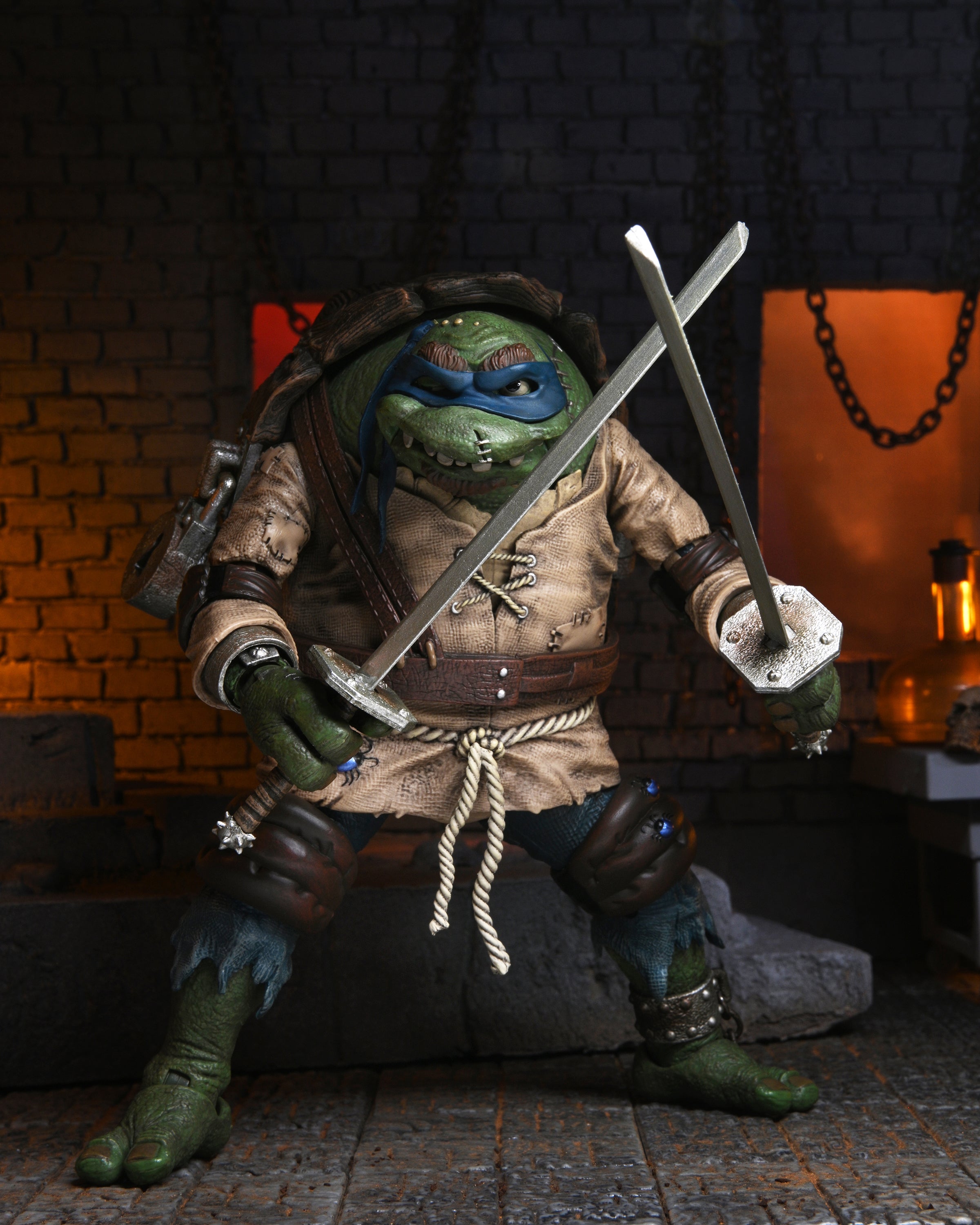 Universal Monsters/Teenage Mutant Ninja Turtles - 7” Scale Action Figure - Leonardo as The Hunchback - NECA