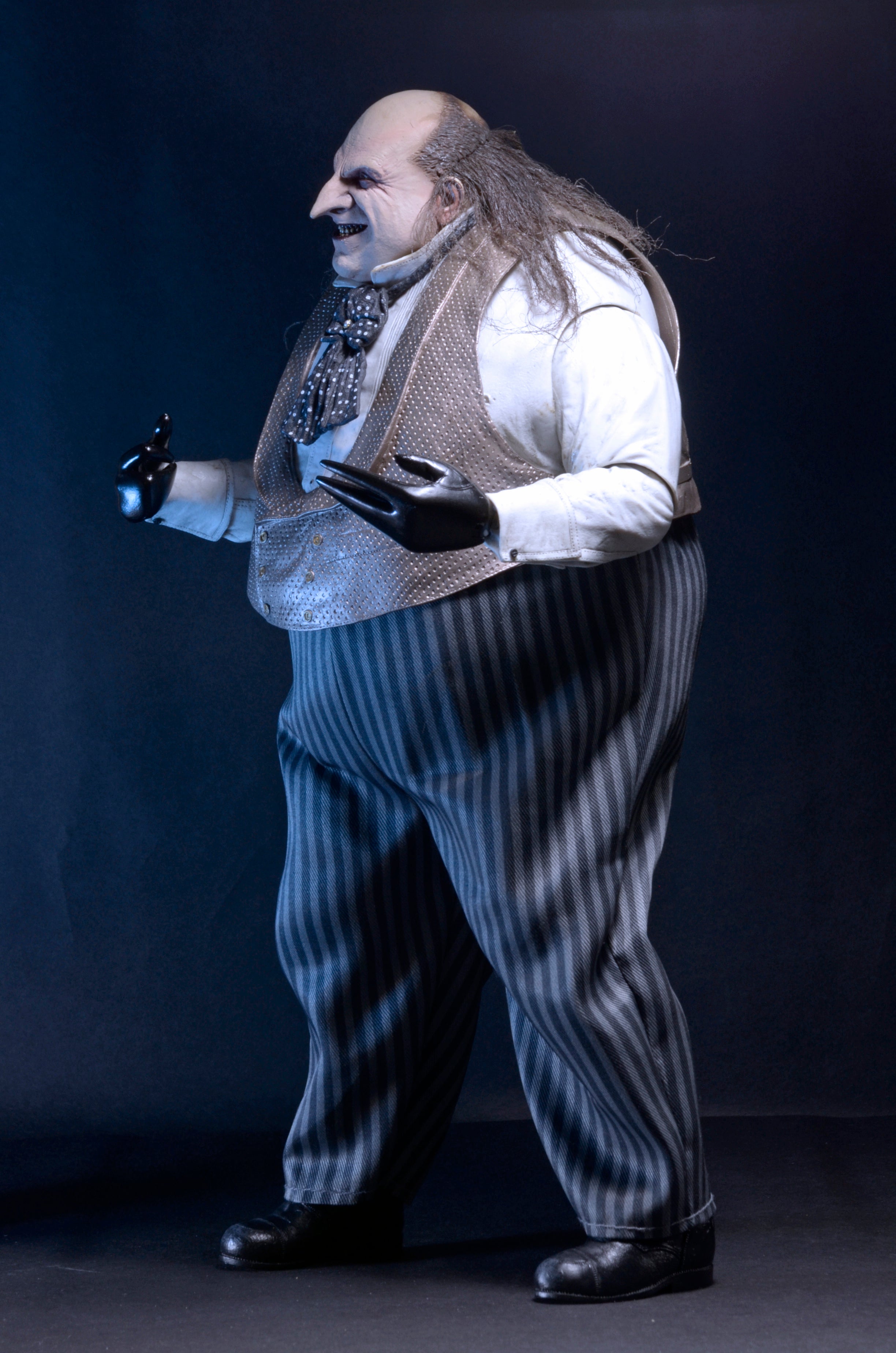 Batman Returns - 1/4 Scale Action Figure - Mayoral Penguin (Danny Devito) - NECA