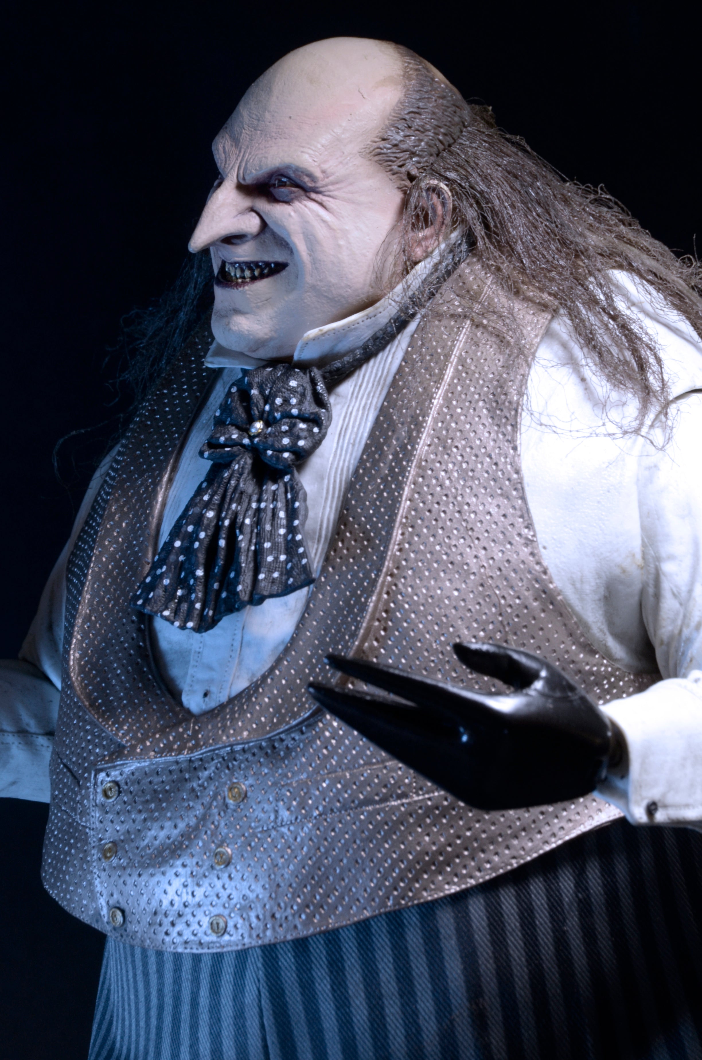 Batman Returns - 1/4 Scale Action Figure - Mayoral Penguin (Danny Devito) - NECA