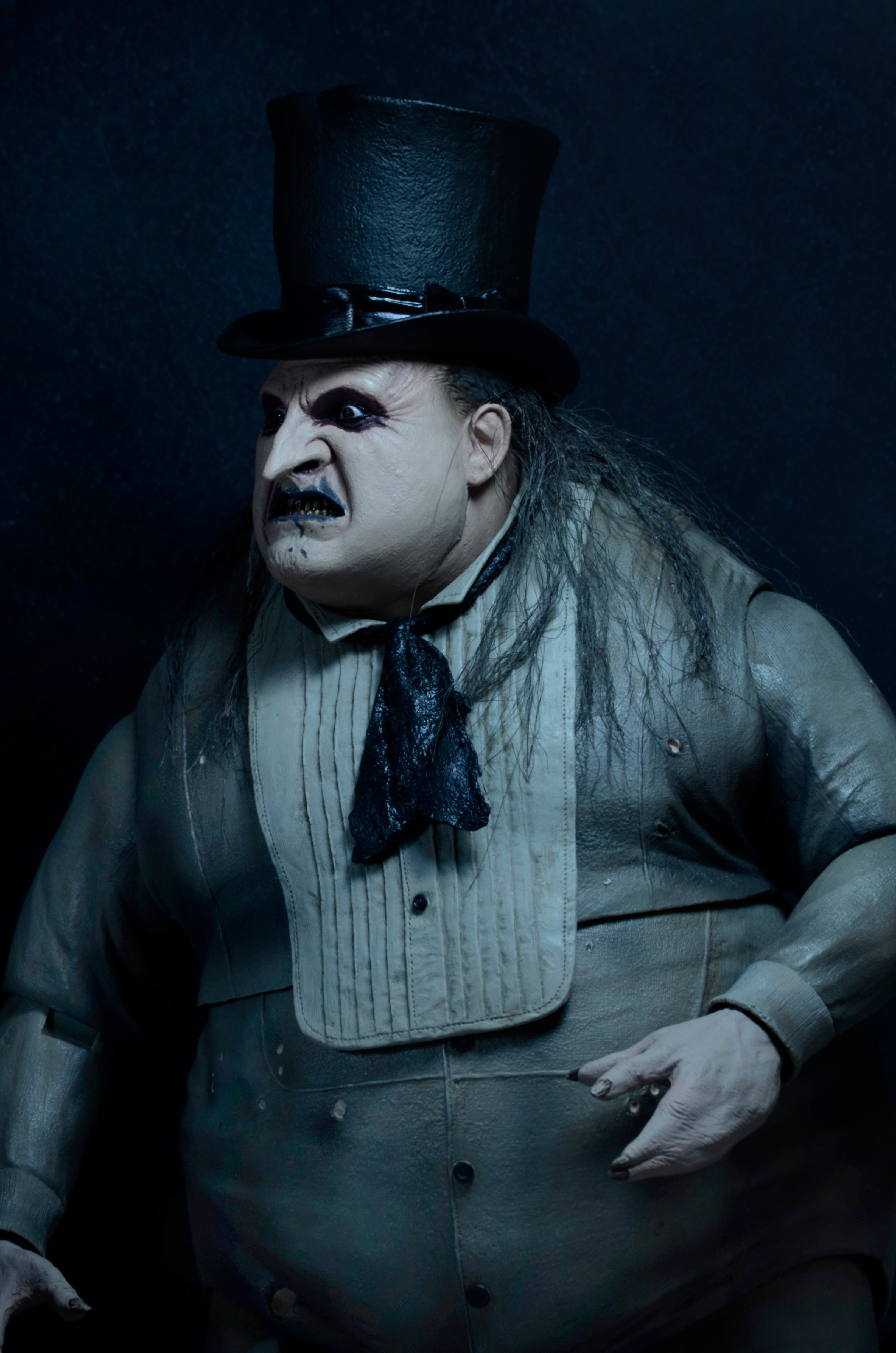 Batman Returns - 1/4 Scale Action Figure - Penguin (Danny Devito) - NECA