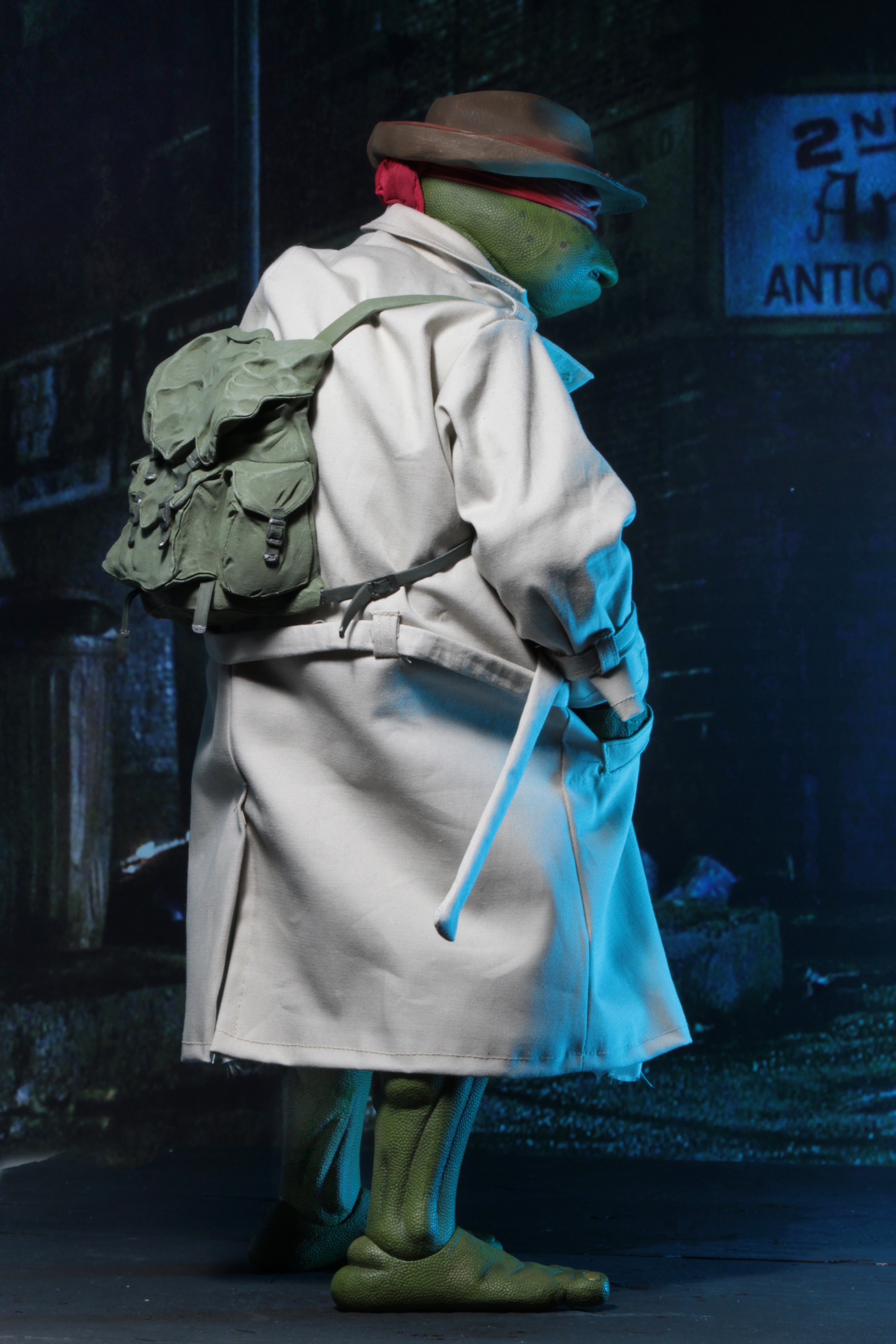 Teenage Mutant Ninja Turtles (1990 Movie) – Raphael (Disguise) 1/4 Scale Action Figure