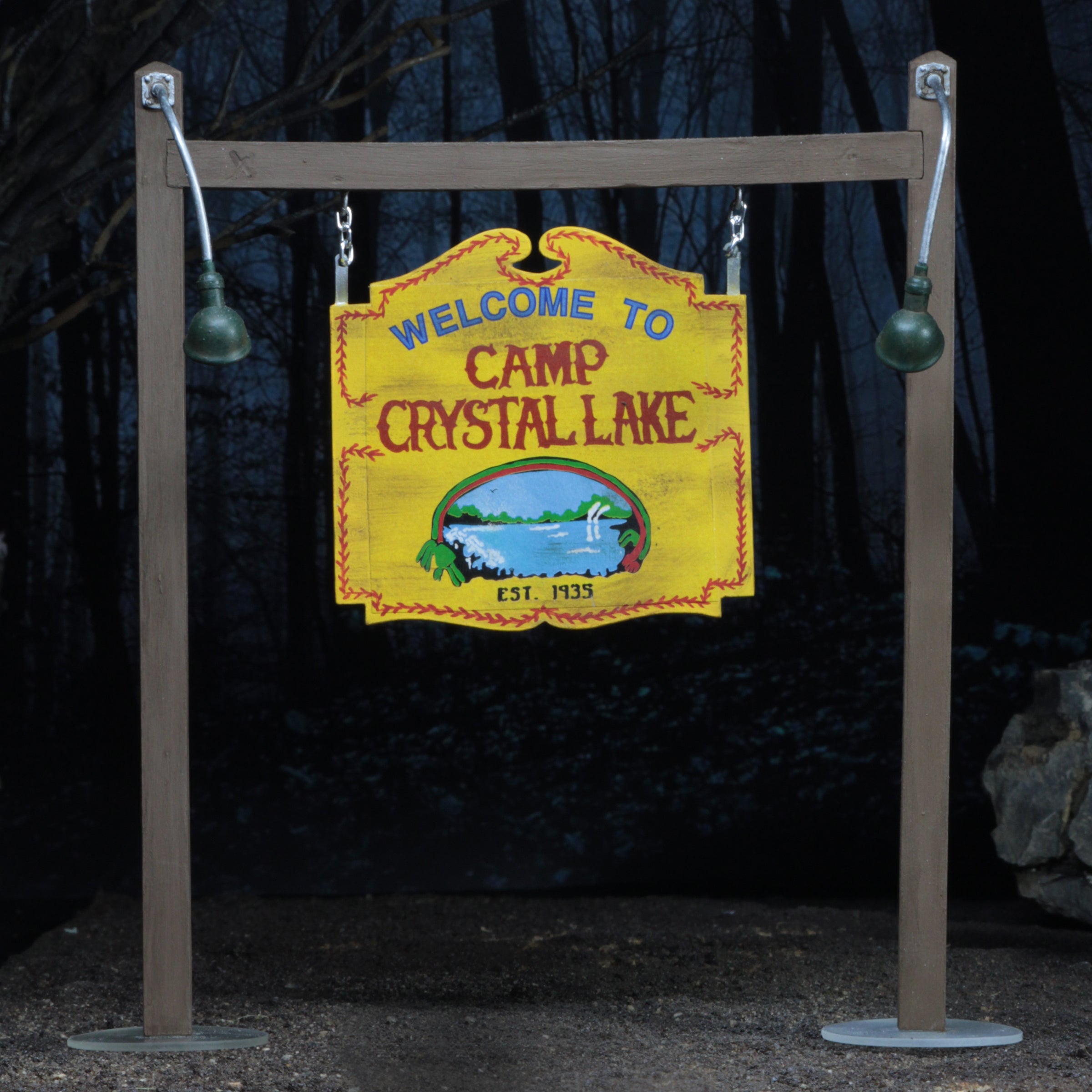 Friday the 13th - Camp Crystal Lake Accessory Set - Camp Crystal Lake Sign - NECA