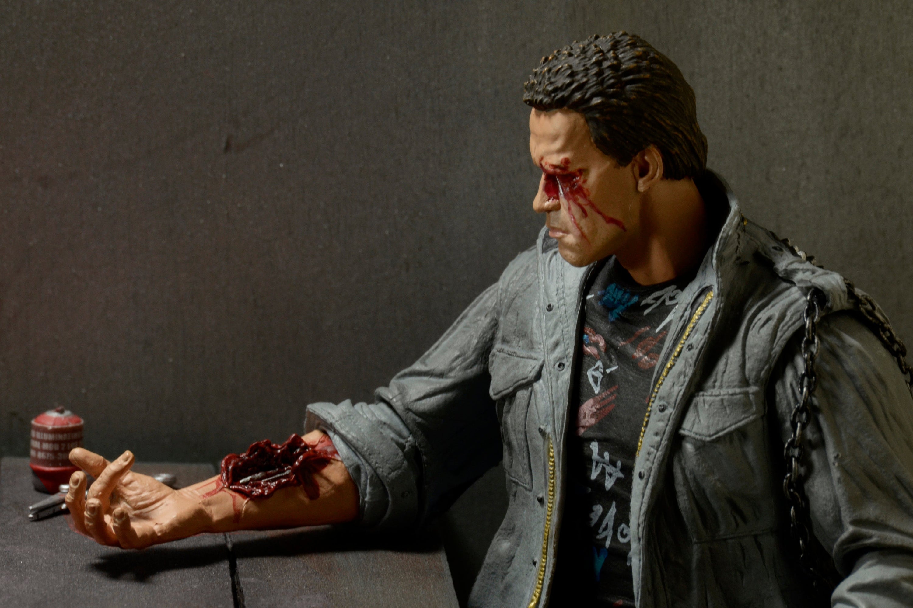 Terminator - Ultimate T-800 7" Action Figure (Tech Noir) - NECA