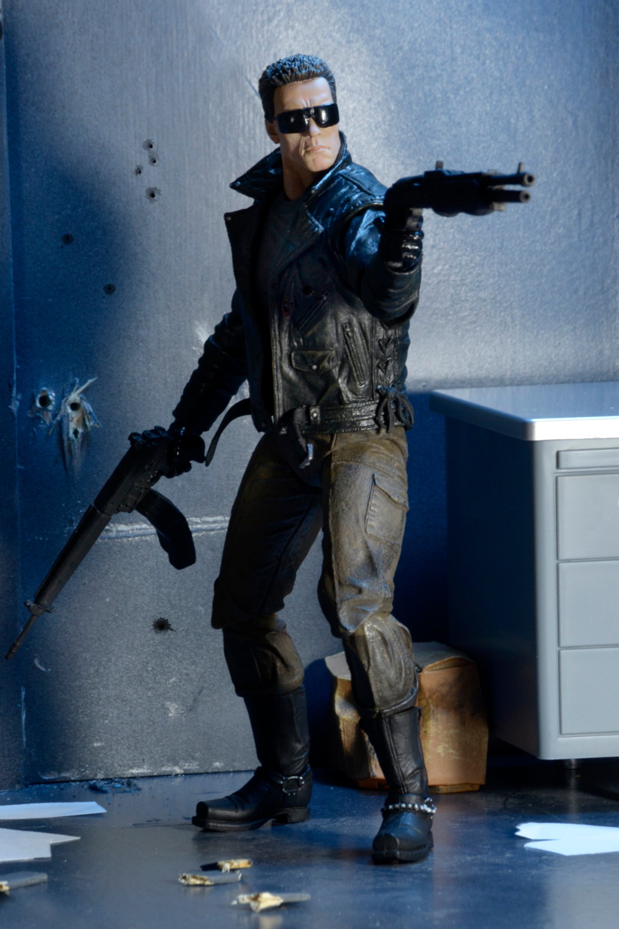 Terminator - Ultimate Police Station Assault T-800 7" Action Figure - NECA