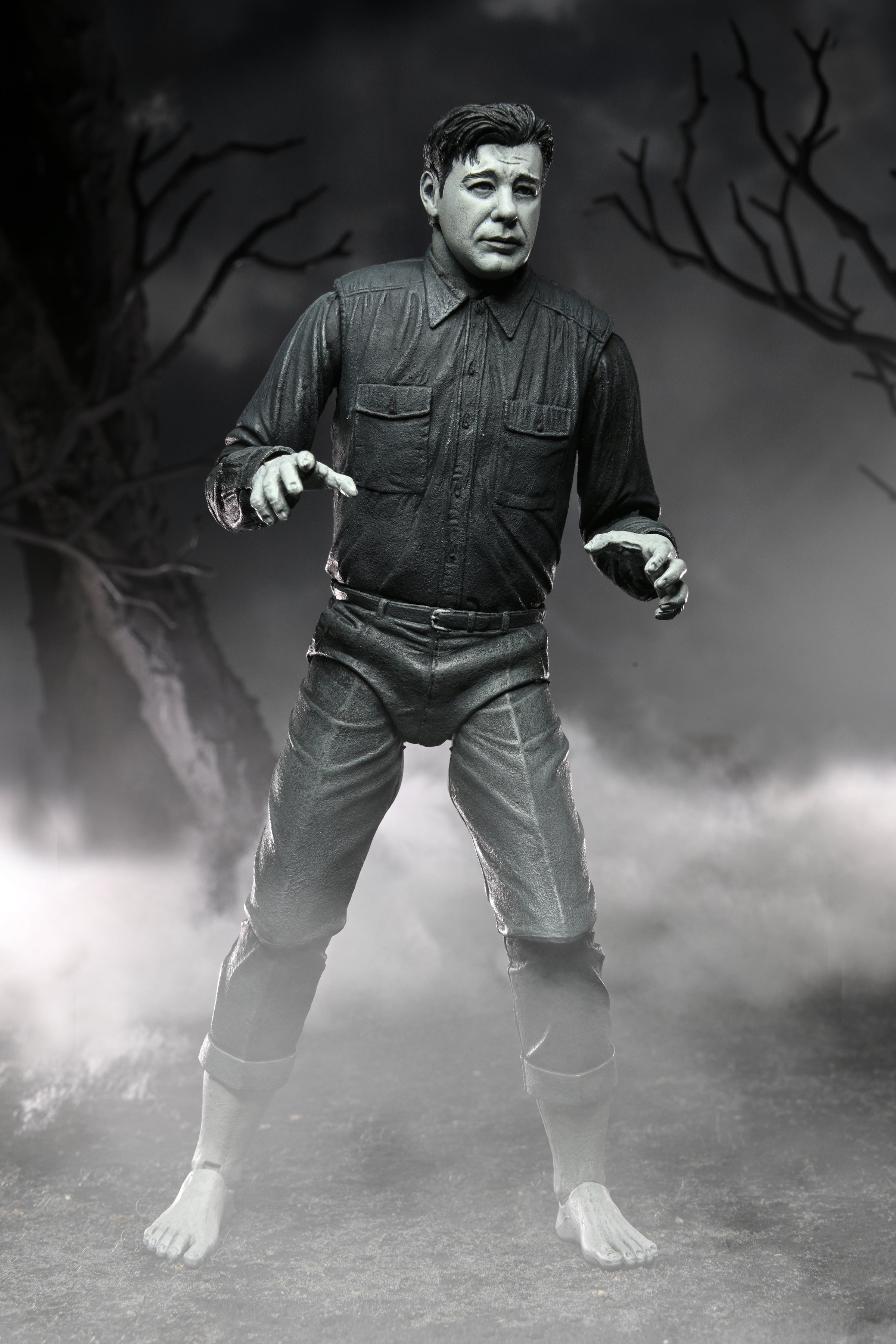 Universal Monsters - Ultimate Wolf Man (Black &amp; White) 7&quot; Scale Action Figure - NECA