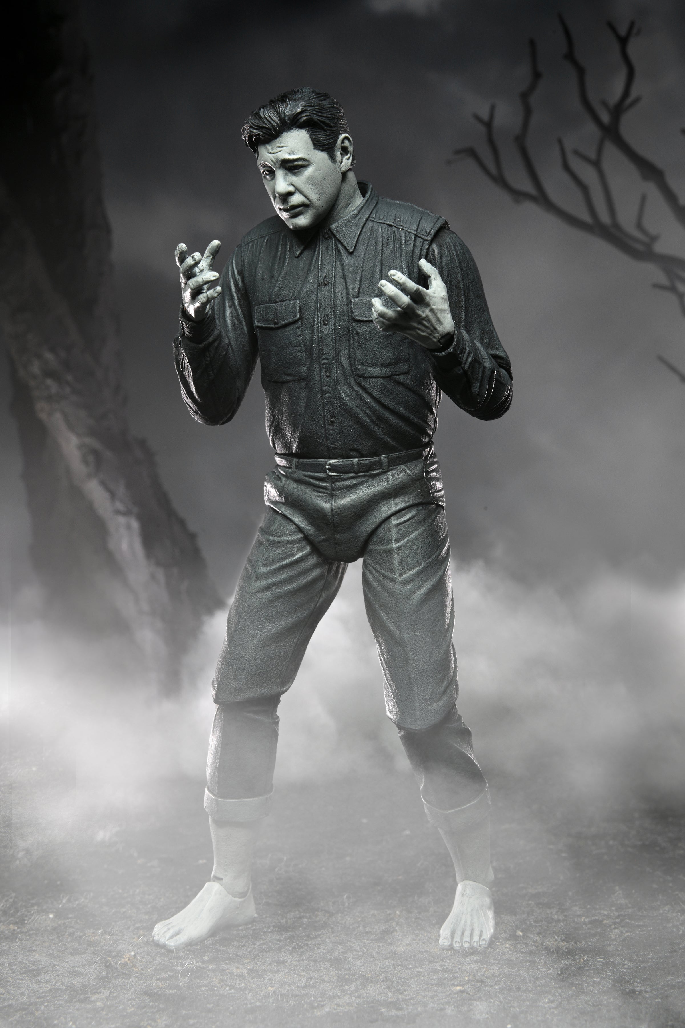 Universal Monsters - Ultimate Wolf Man (Black &amp; White) 7&quot; Scale Action Figure - NECA